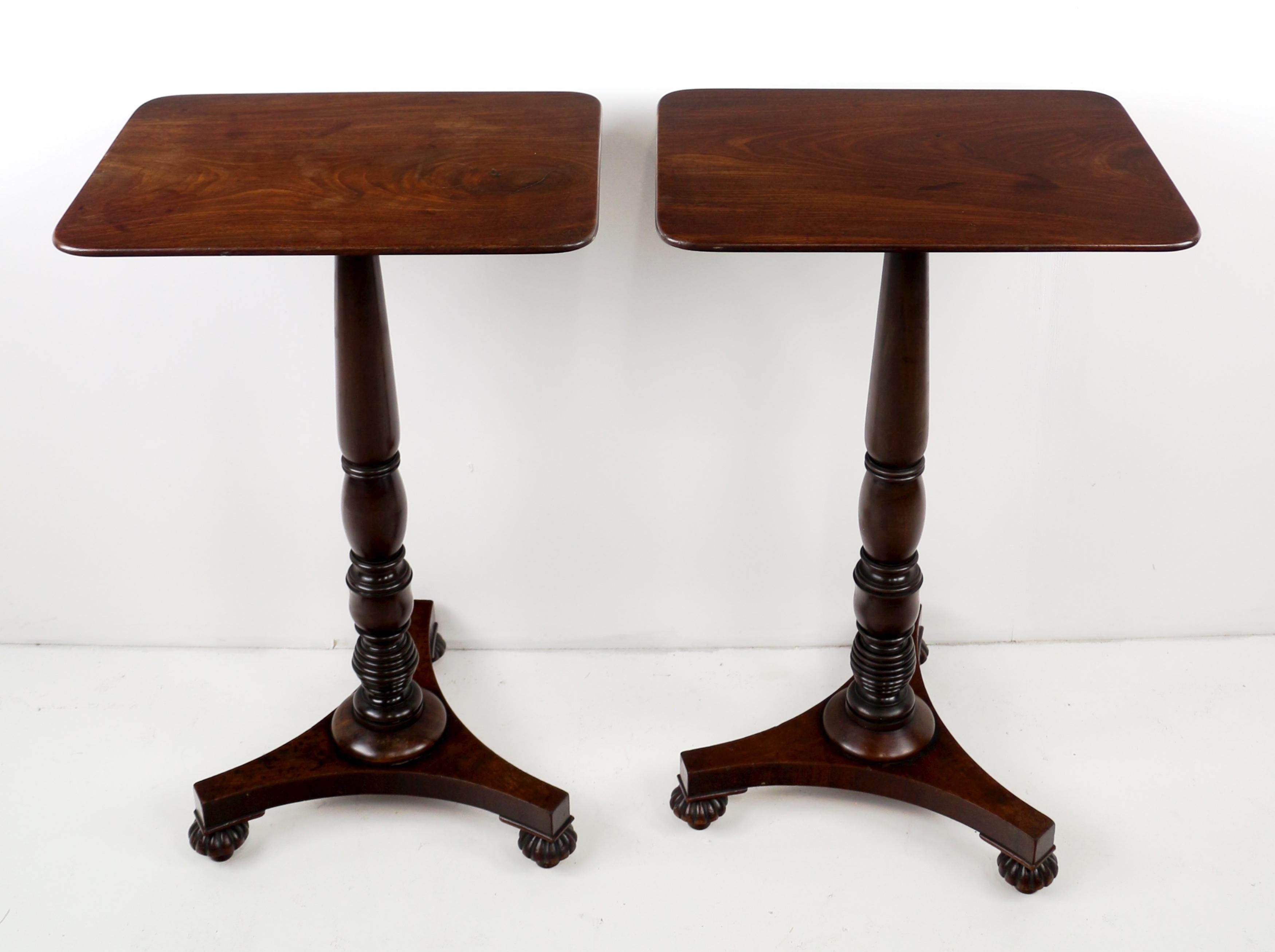 Paire de tables à vin ou d'appoint écossaises anciennes de style Régence en acajou Bon état - En vente à Glasgow, GB