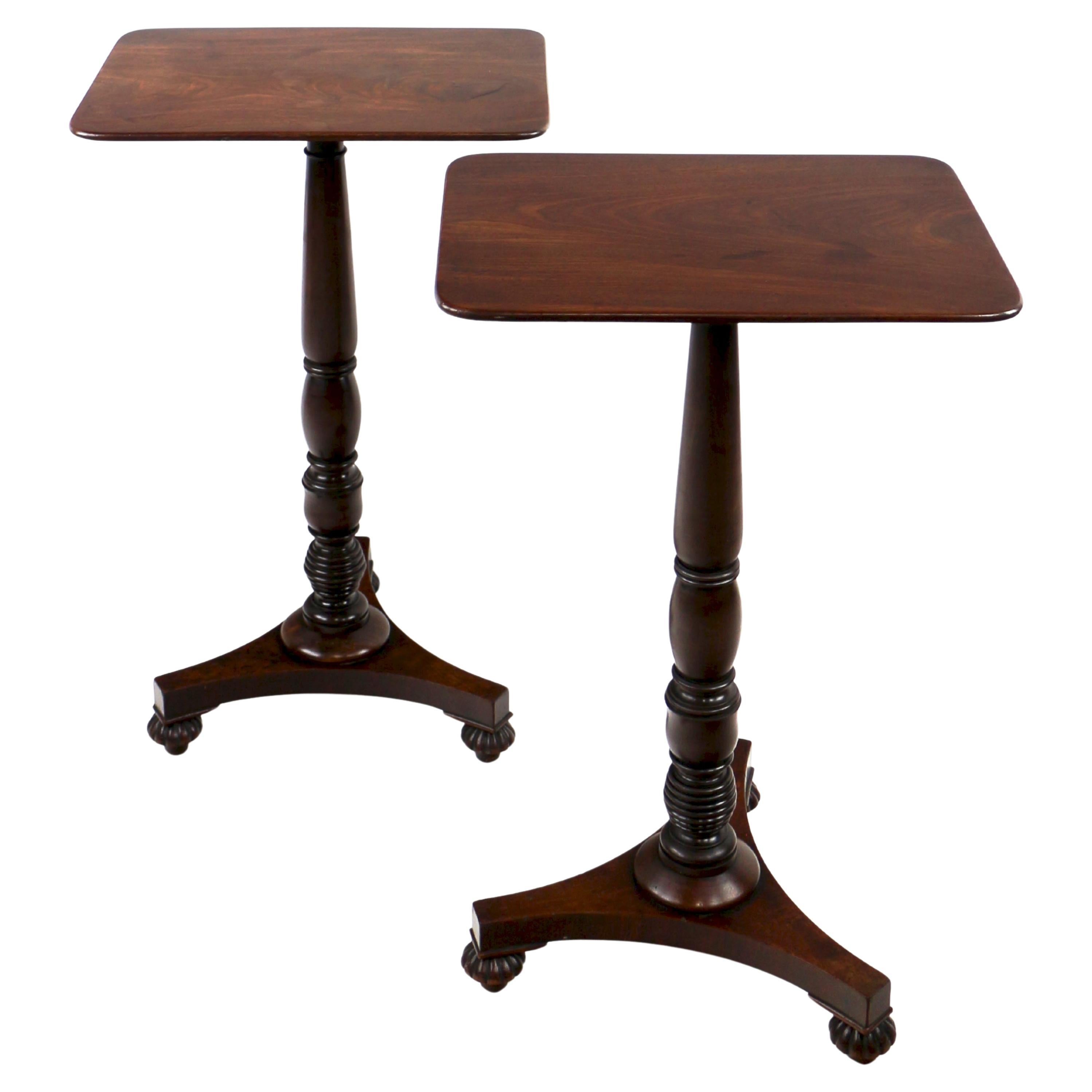 Paire de tables à vin ou d'appoint écossaises anciennes de style Régence en acajou