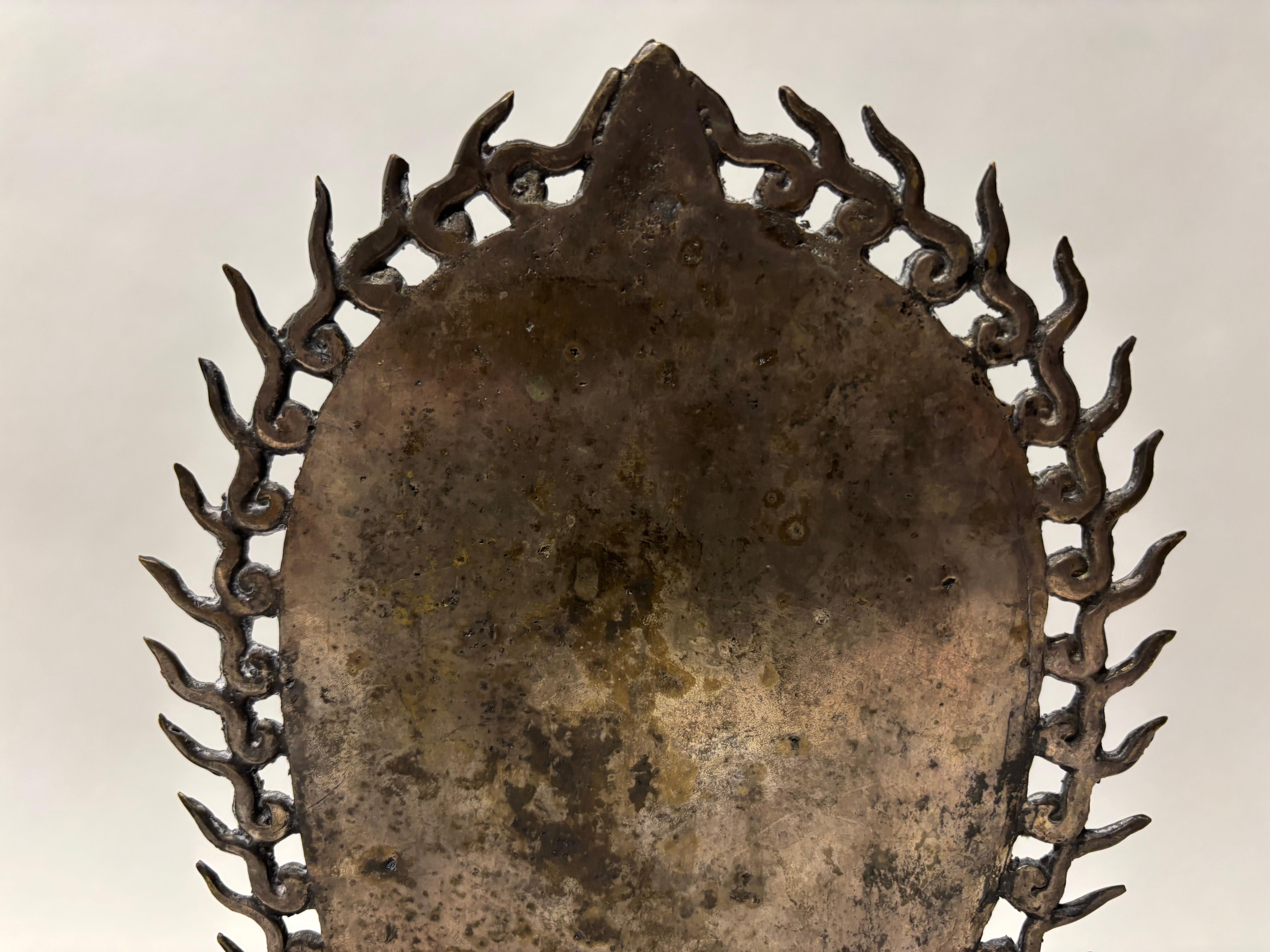Paire de Bouddhas assis anciens en bronze du Sud-Est en vente 5