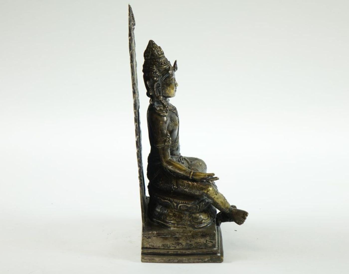 Asian Pair of Antique Seated Southeast Bronze Buddhas For Sale