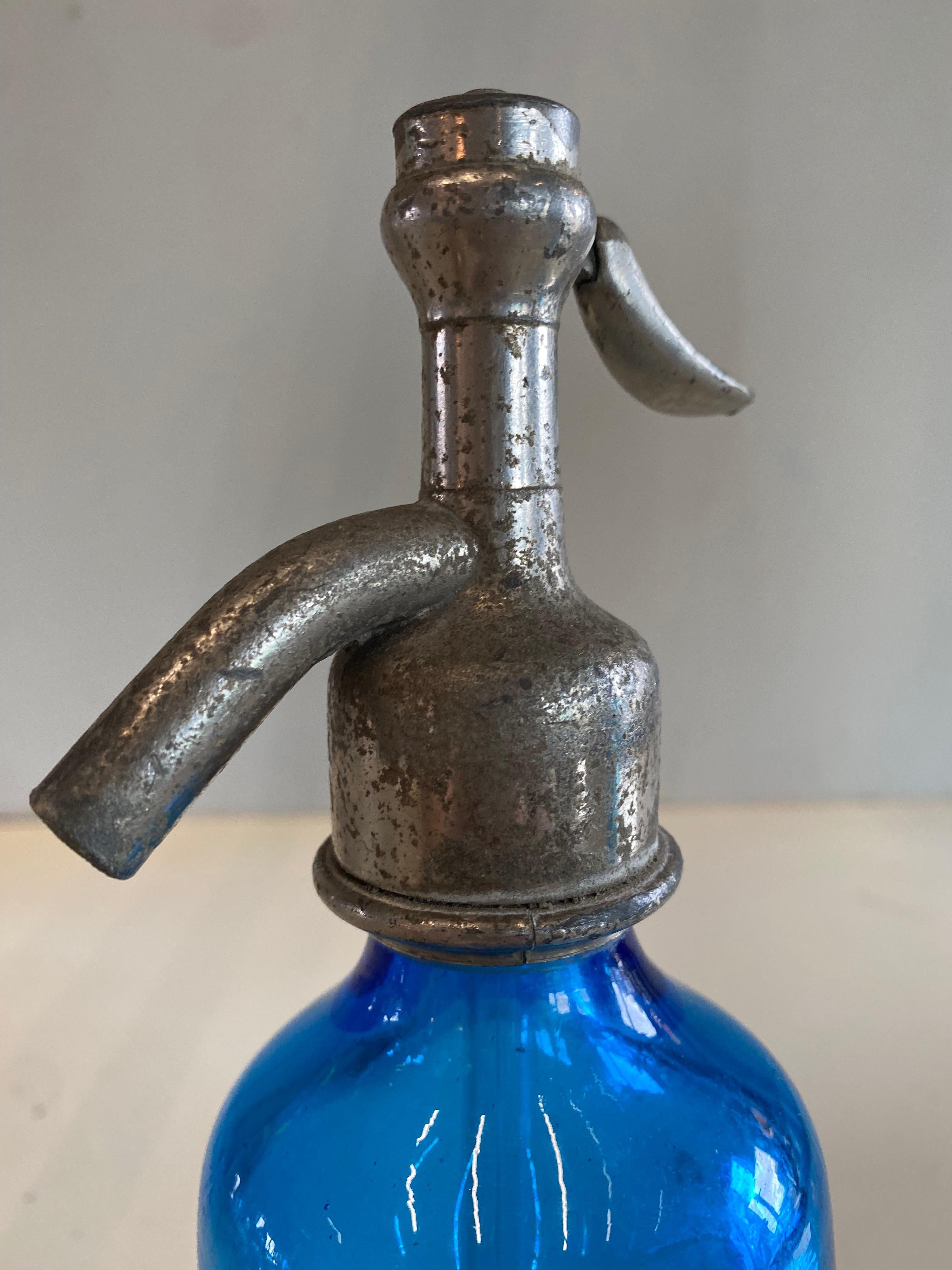 Pair of Antique Seltzer Soda Syphon Bottles, Blue Glass, Siphon Small In Good Condition In Hamburg, DE