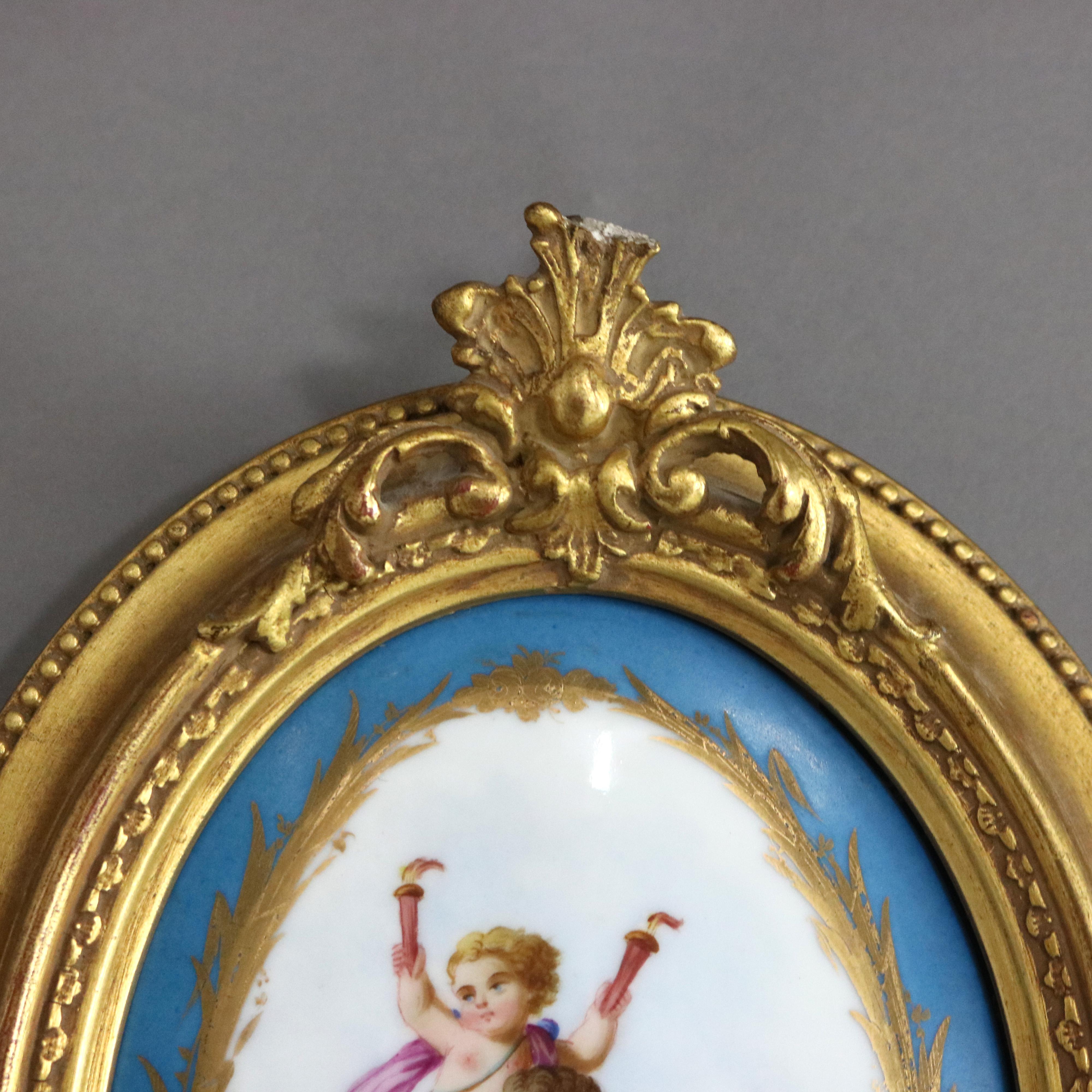 Pareja de placas antiguas de porcelana neoclásica de Sevres con querubines C1890 2