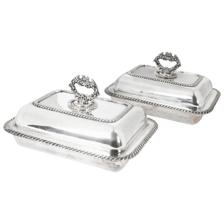 Pair of Antique Sheffield Plate Covered Serving Dishes, circa 1810 For
