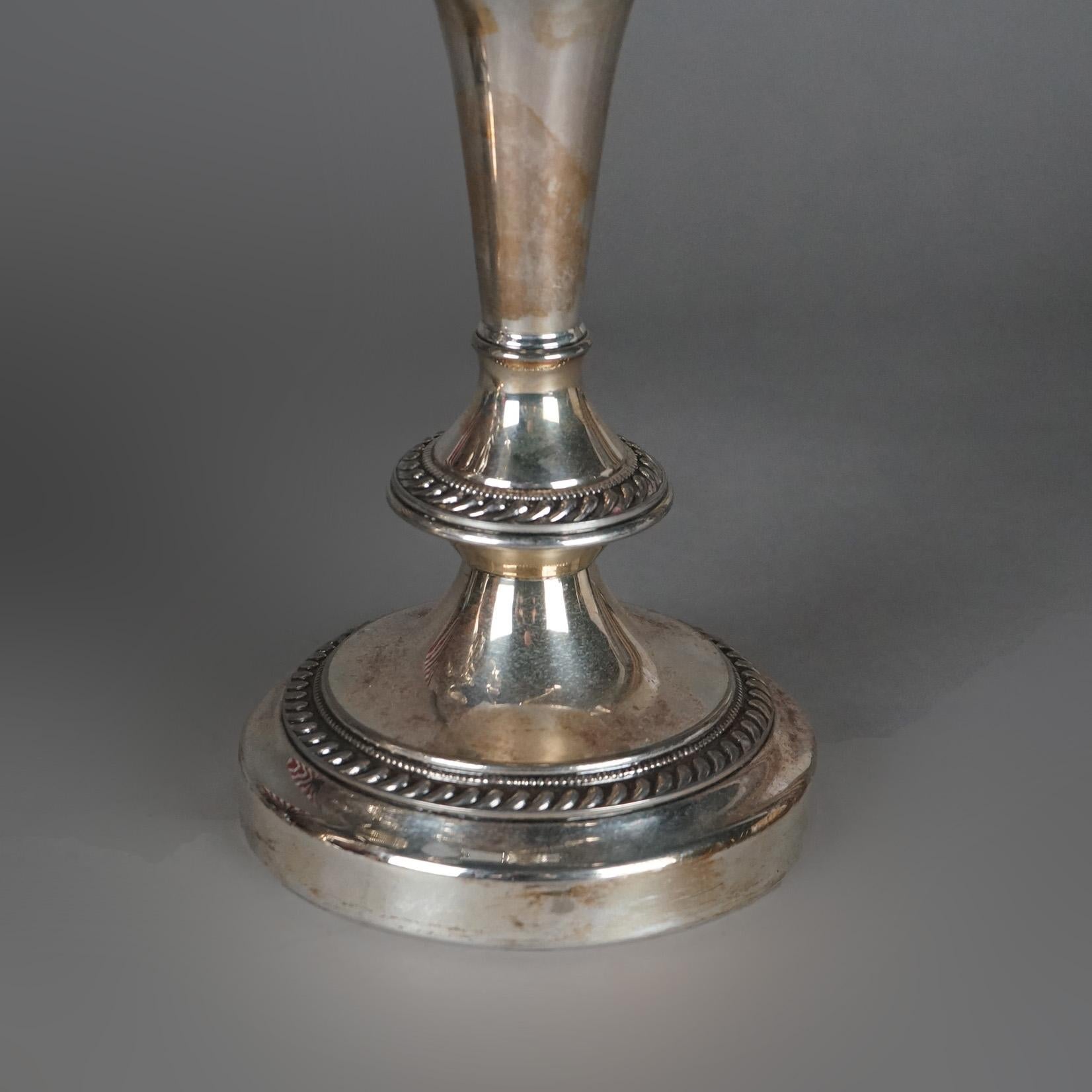 Pareja de antiguos candelabros de cinco luces plateados de la escuela de Sheffield c1890 Chapado en plata