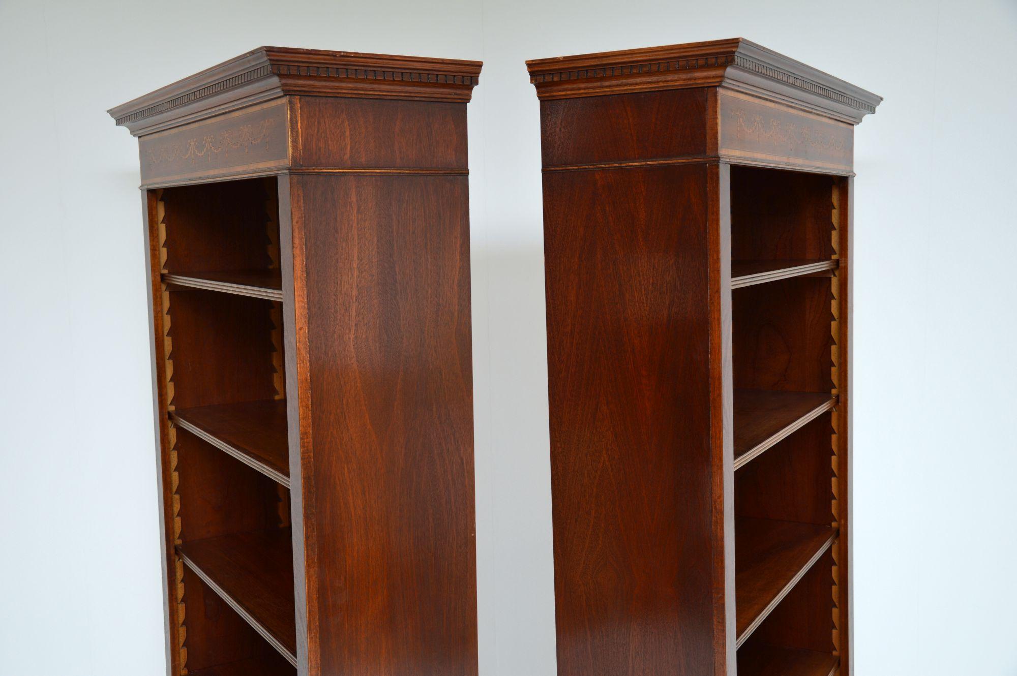 Mid-20th Century Pair of Antique Sheraton Style Open Bookcases