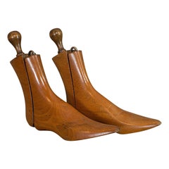 Par de hormas de zapatero antiguas, inglesas, de haya, eduardianas, 1910