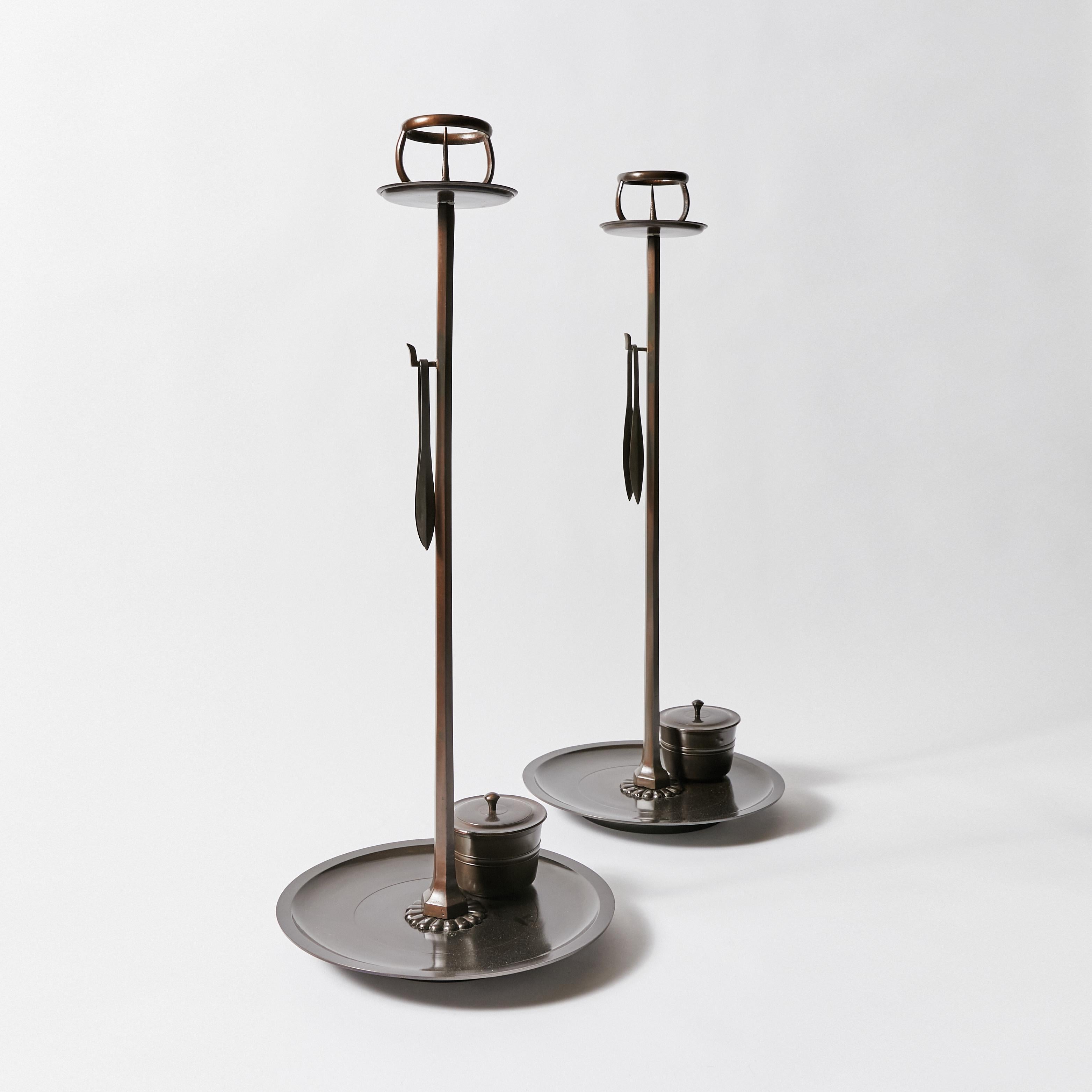 Set of two antique Shokudai candle stands. Made in bronze.