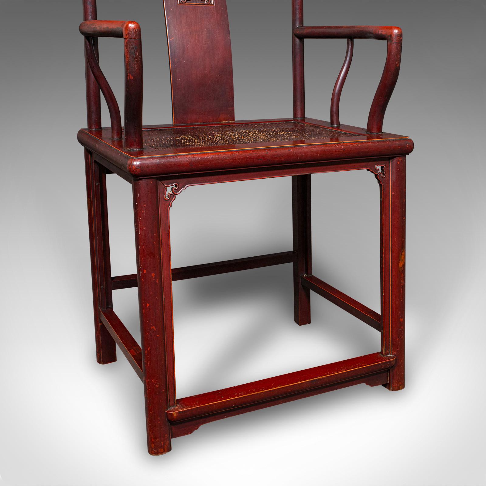 Paire de chaises d'appoint anciennes, orientales, laquées, sièges coudés, canne, victoriennes en vente 5