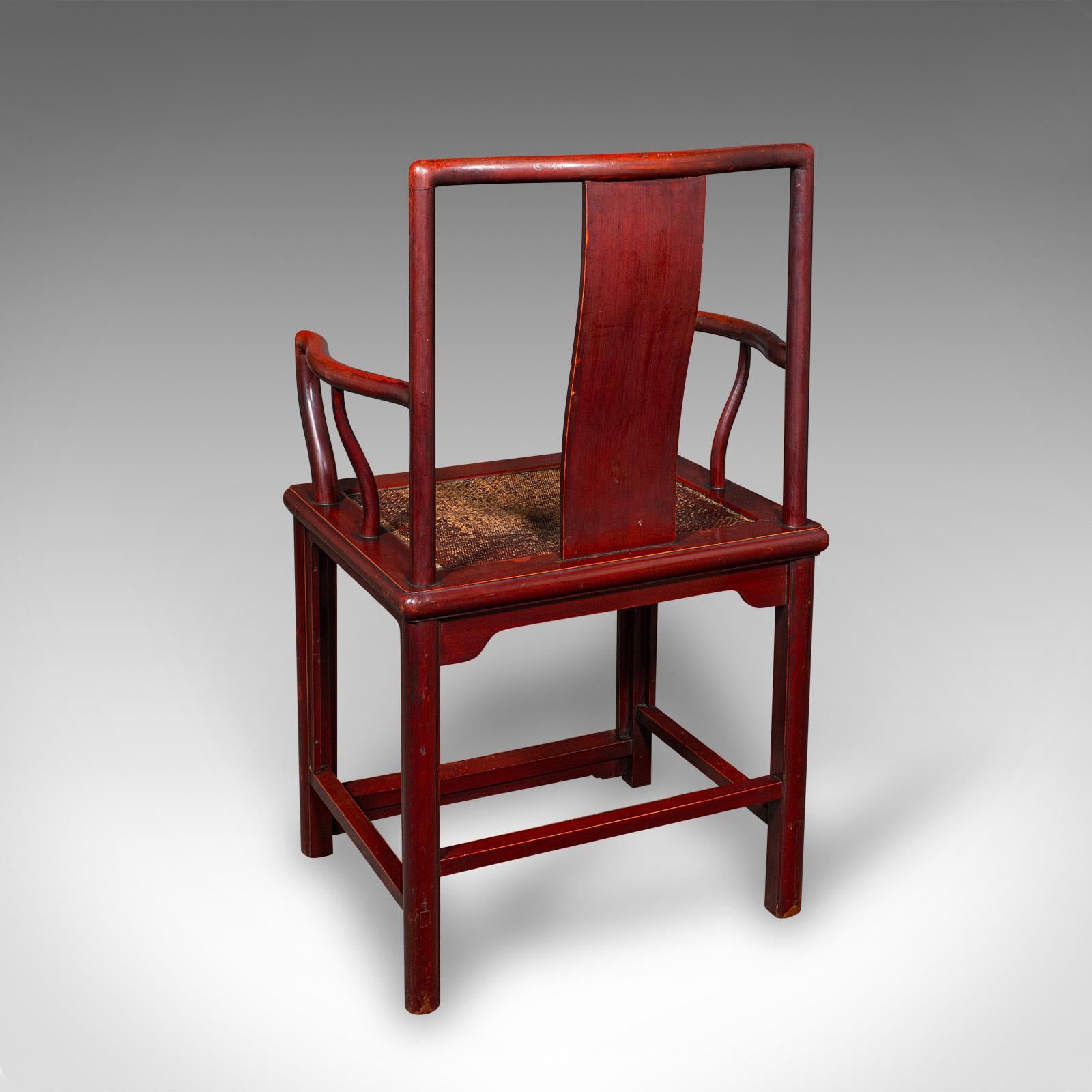 Paire de chaises d'appoint anciennes, orientales, laquées, sièges coudés, canne, victoriennes Bon état - En vente à Hele, Devon, GB