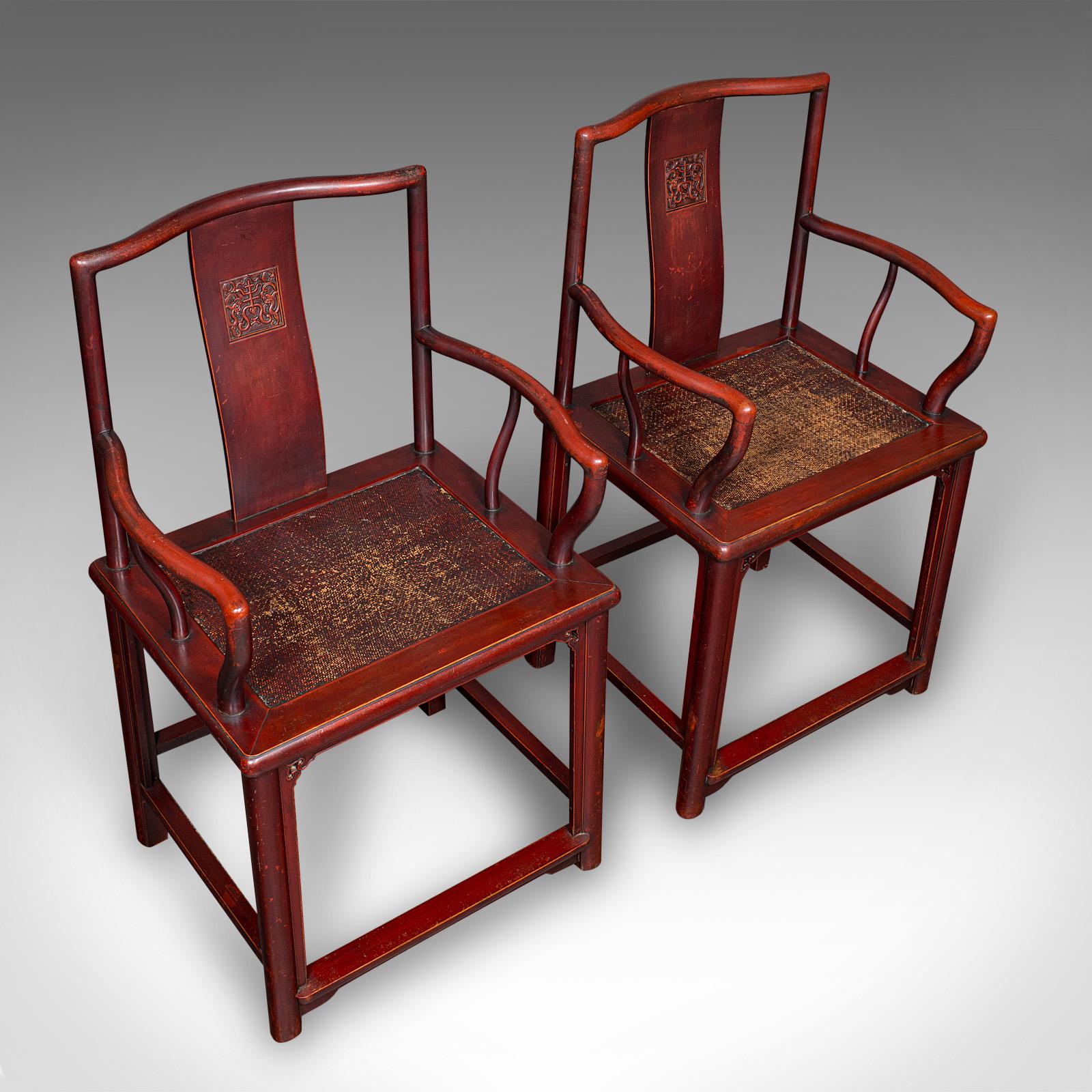 Fin du XIXe siècle Paire de chaises d'appoint anciennes, orientales, laquées, sièges coudés, canne, victoriennes en vente