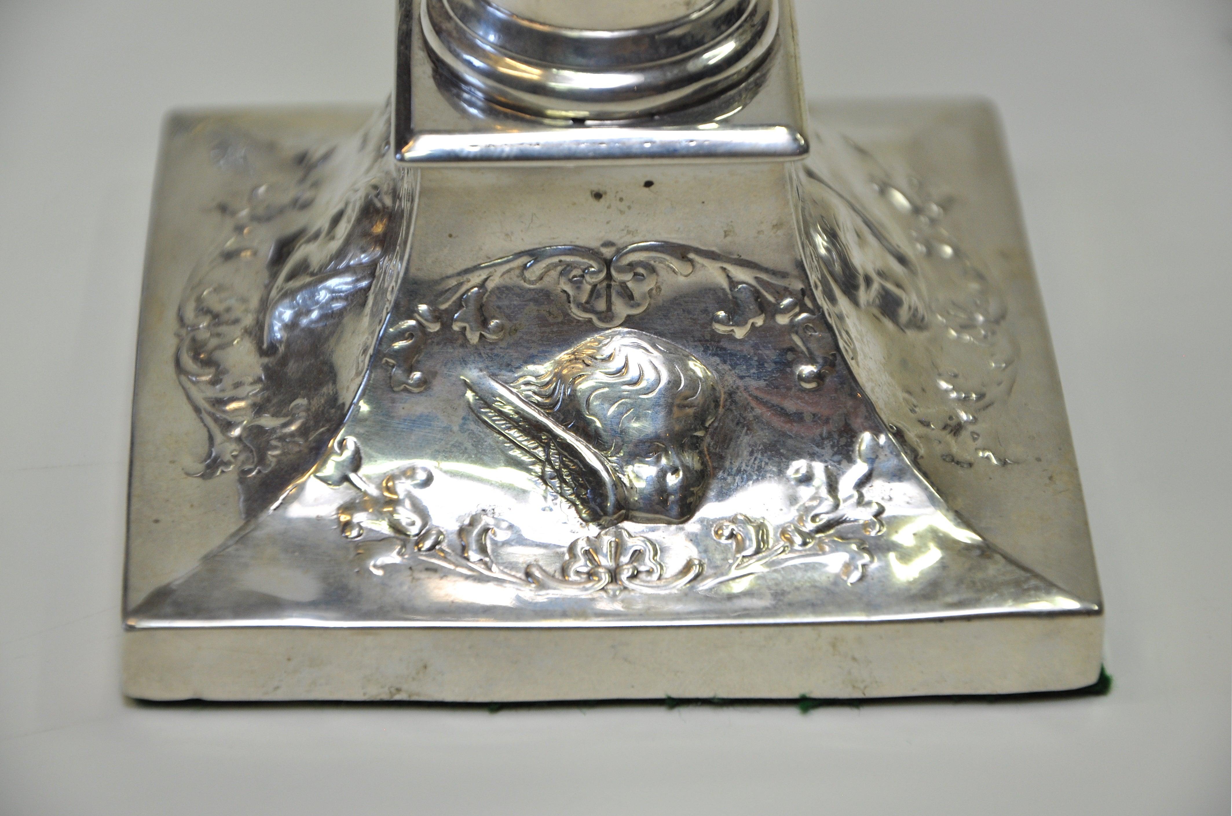 Paar antike Cherub-Kerzenständer aus Silber mit Engelsmotiv (Georgian)