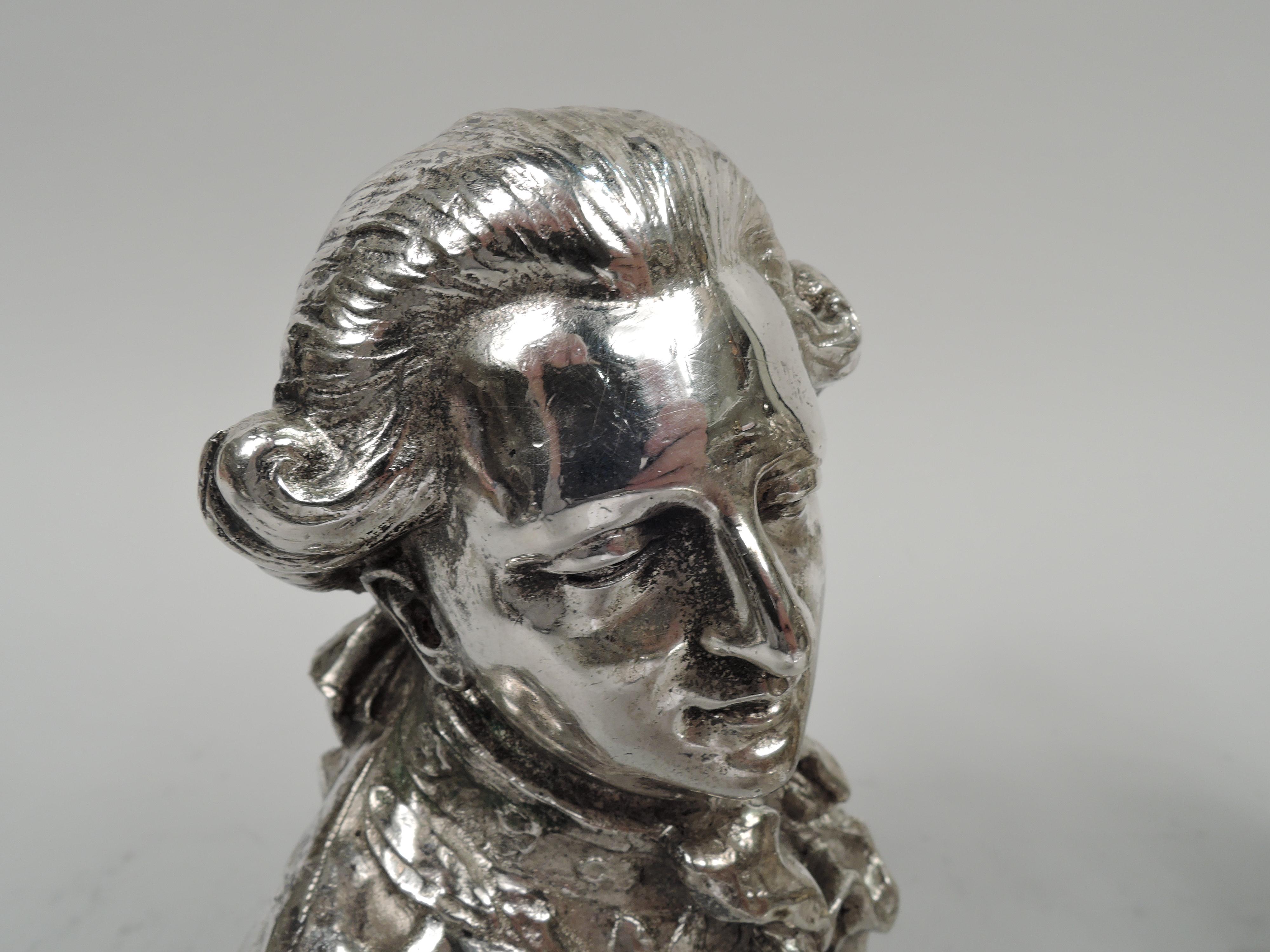 Pair of Antique Silver Busts of Ancien Regime Courtiers In Good Condition In New York, NY