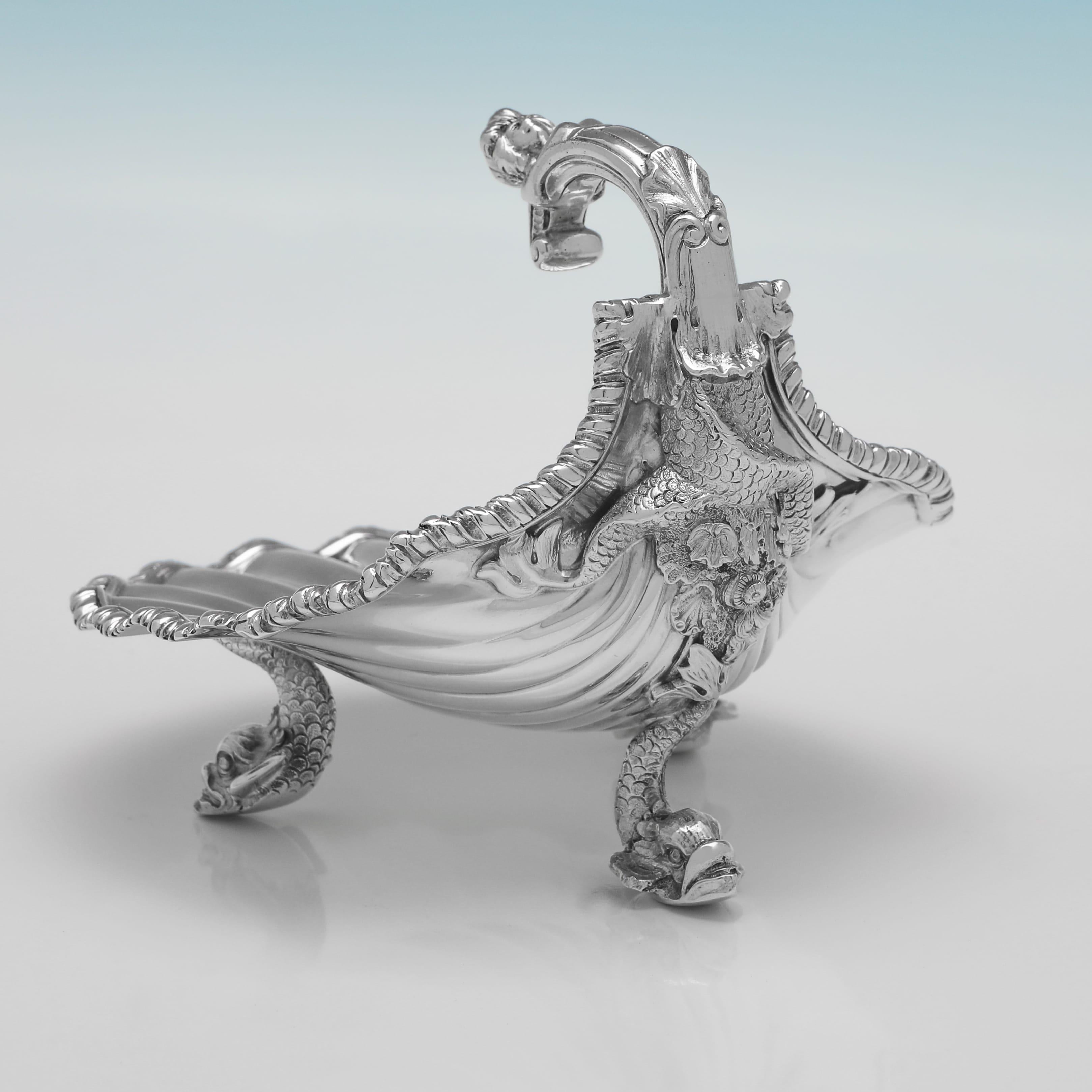 Pareja de antiguas mantequeras de plata estilo Paul de Lamerie fabricadas en 1908 Eduardiano en venta