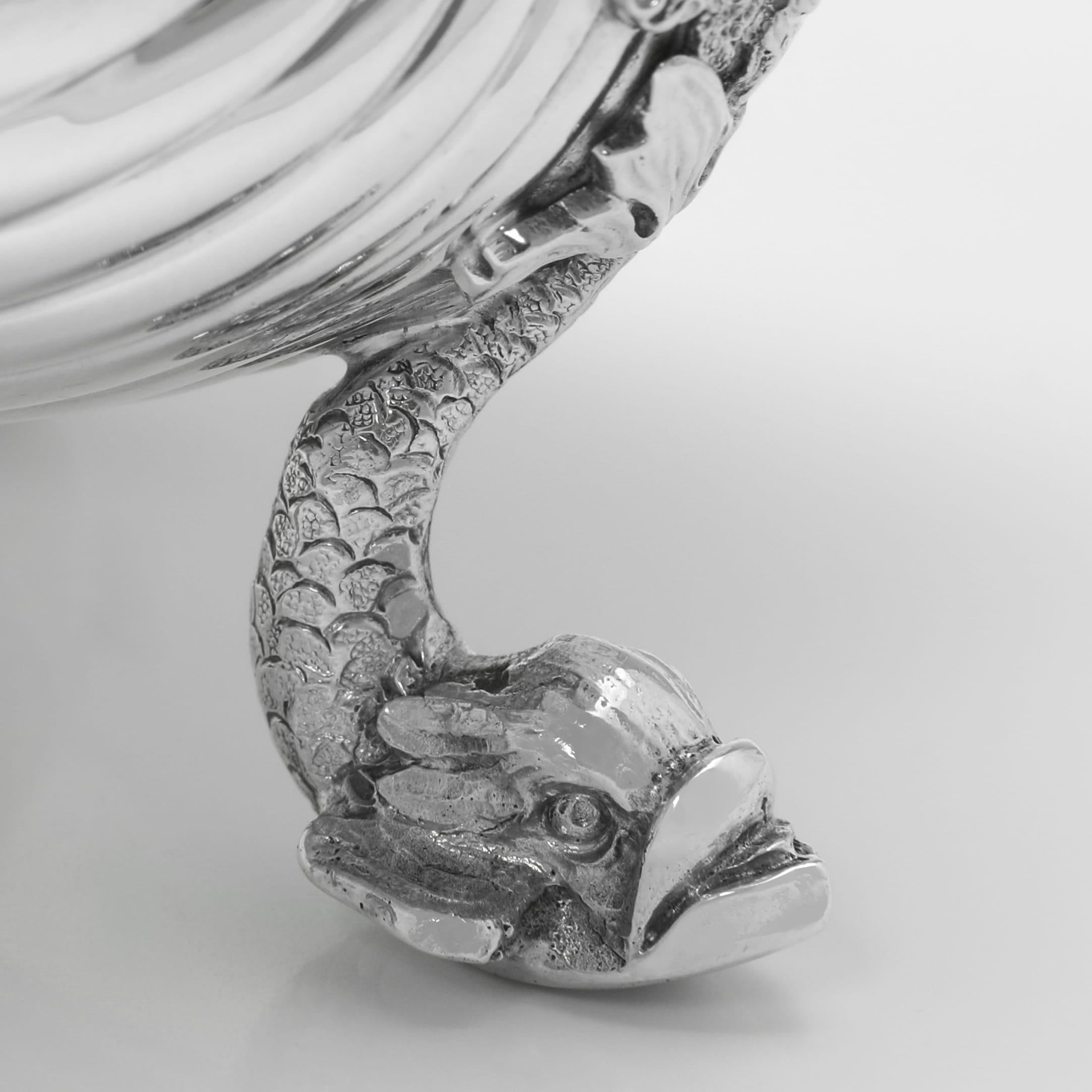 Pareja de antiguas mantequeras de plata estilo Paul de Lamerie fabricadas en 1908 principios del siglo XX en venta
