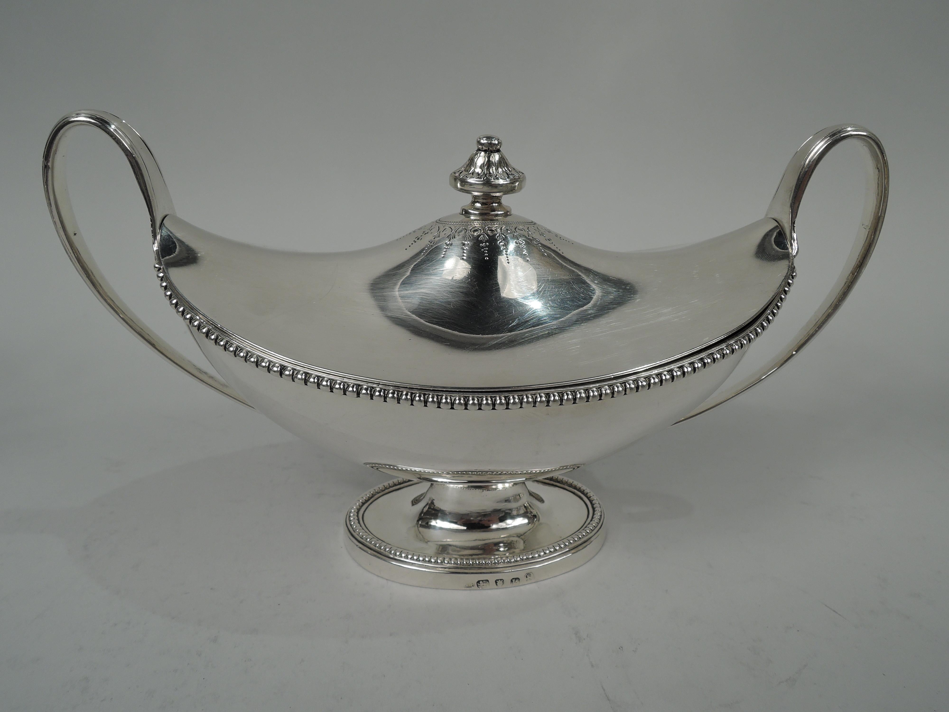 Pair of Antique Silver English Georgian Neoclassical Tureens, 1785 In Good Condition For Sale In New York, NY
