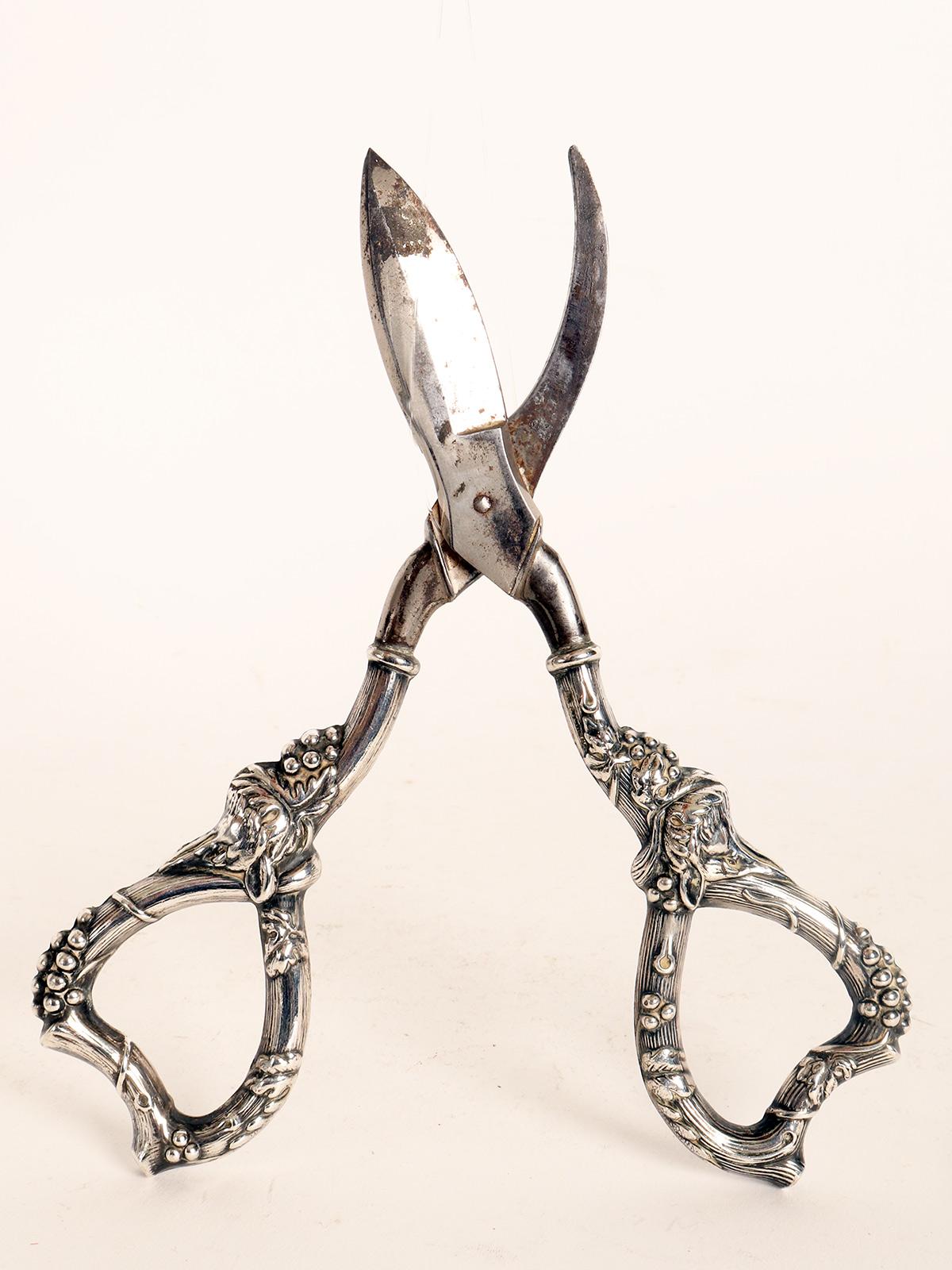 Pair of Antique Silver Grape Shears, Krusius Brothers, Germany Late 19th Century For Sale 3