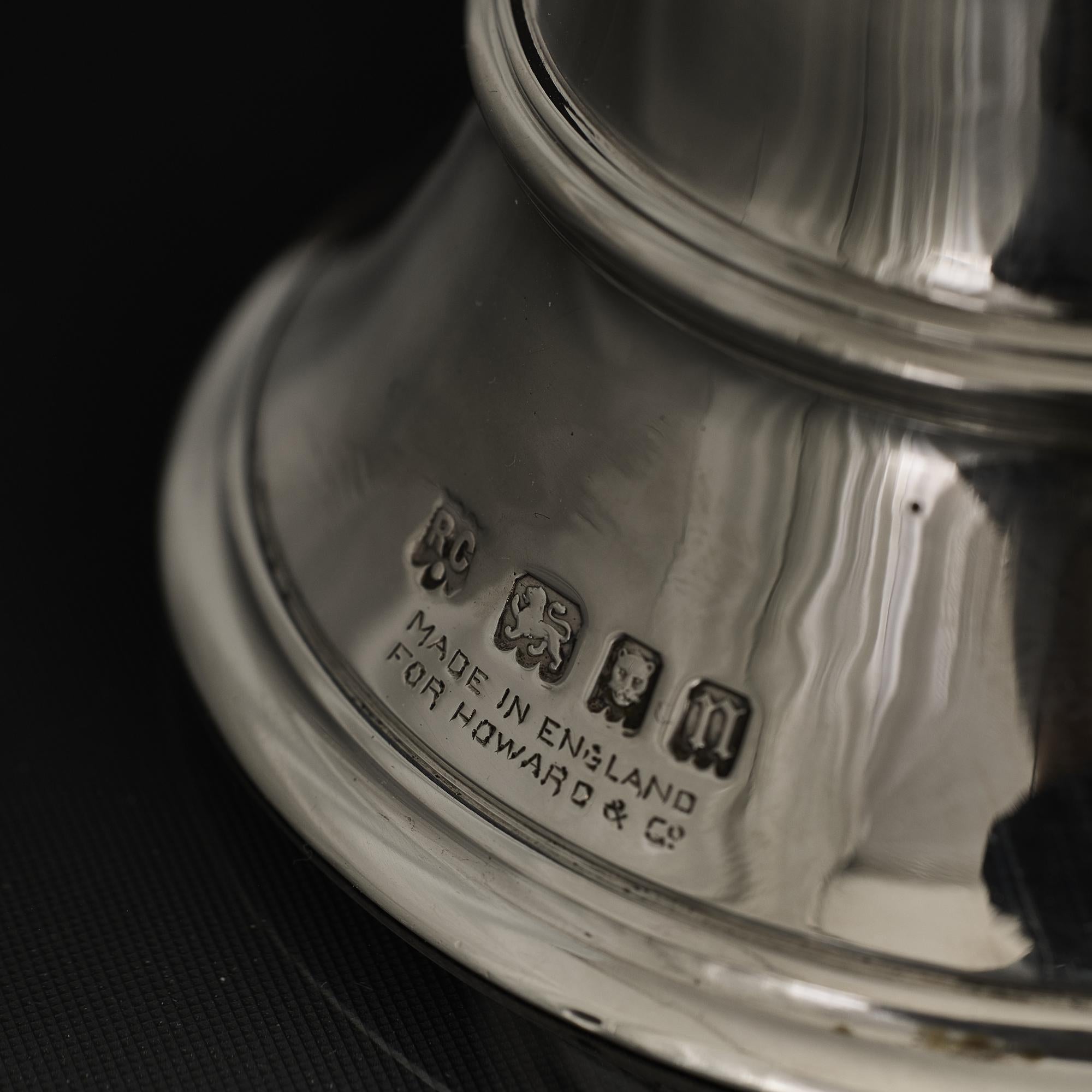 Argent sterling Cloche de table en argent avec manche en bois dur en vente