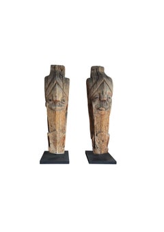 Pareja de esculturas antiguas Singa, tribu Batak de Sumatra, principios del siglo XX