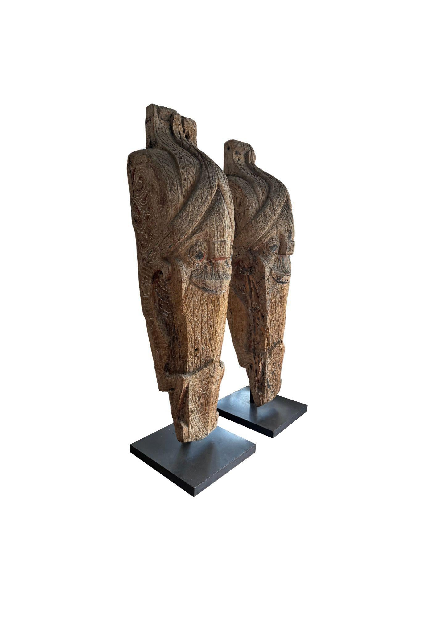 Autre Paire de sculptures anciennes Singa, Tribu Batak Sumatra, début du 20e siècle en vente