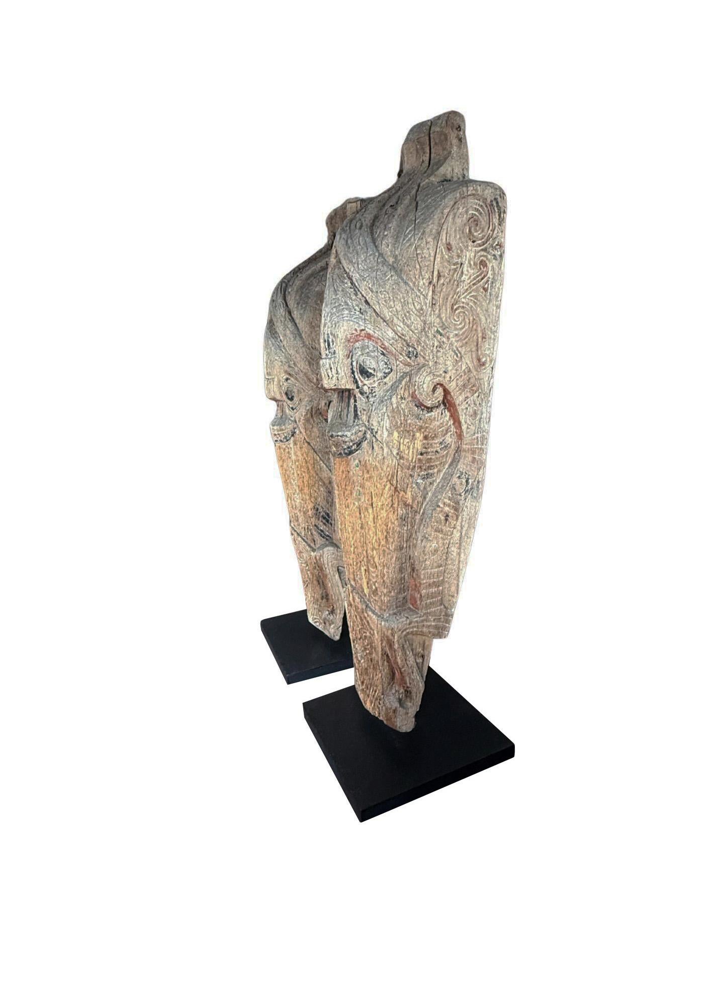 Sculpté à la main Paire de sculptures anciennes Singa, Tribu Batak Sumatra, début du 20e siècle en vente