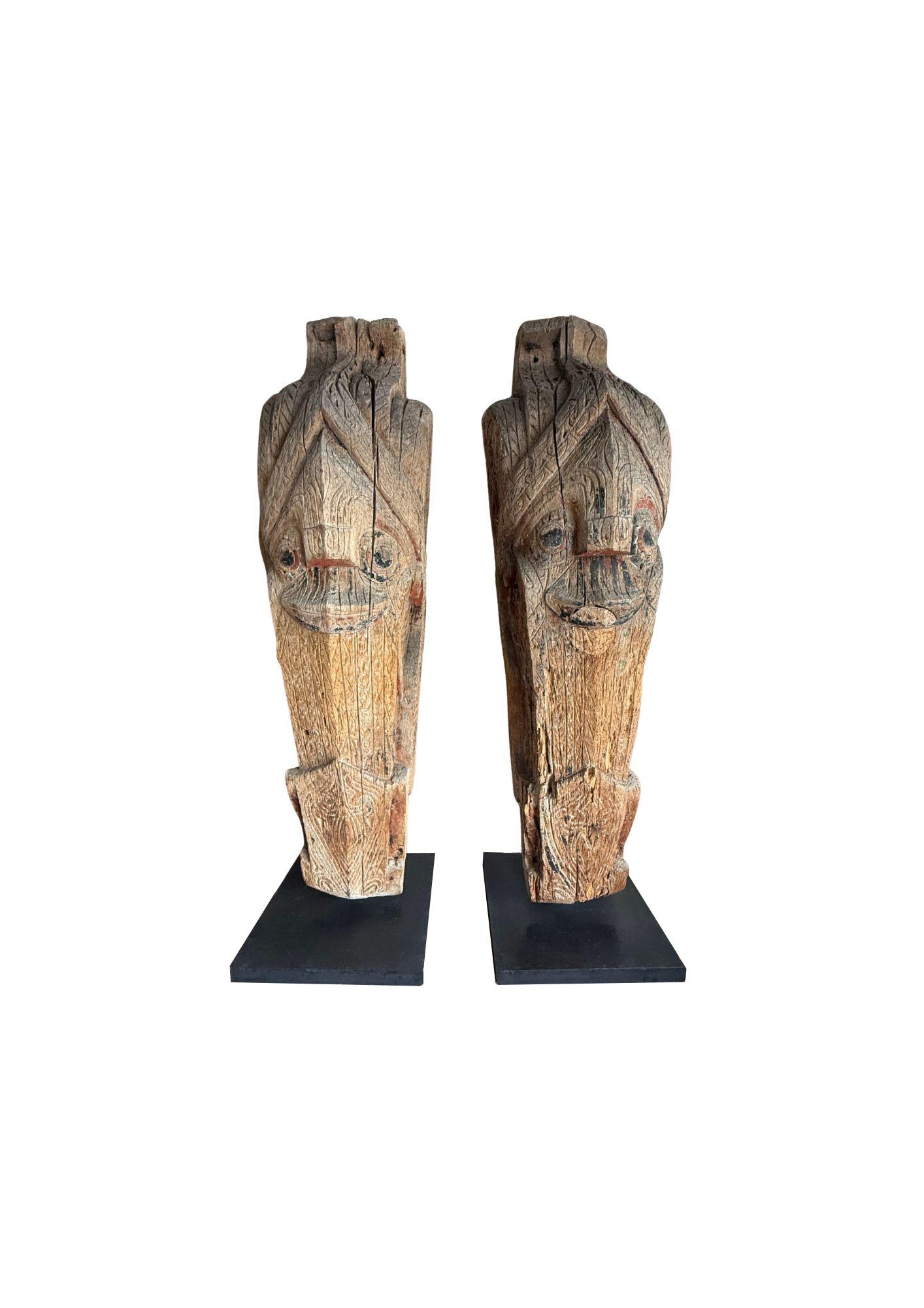 20ième siècle Paire de sculptures anciennes Singa, Tribu Batak Sumatra, début du 20e siècle en vente