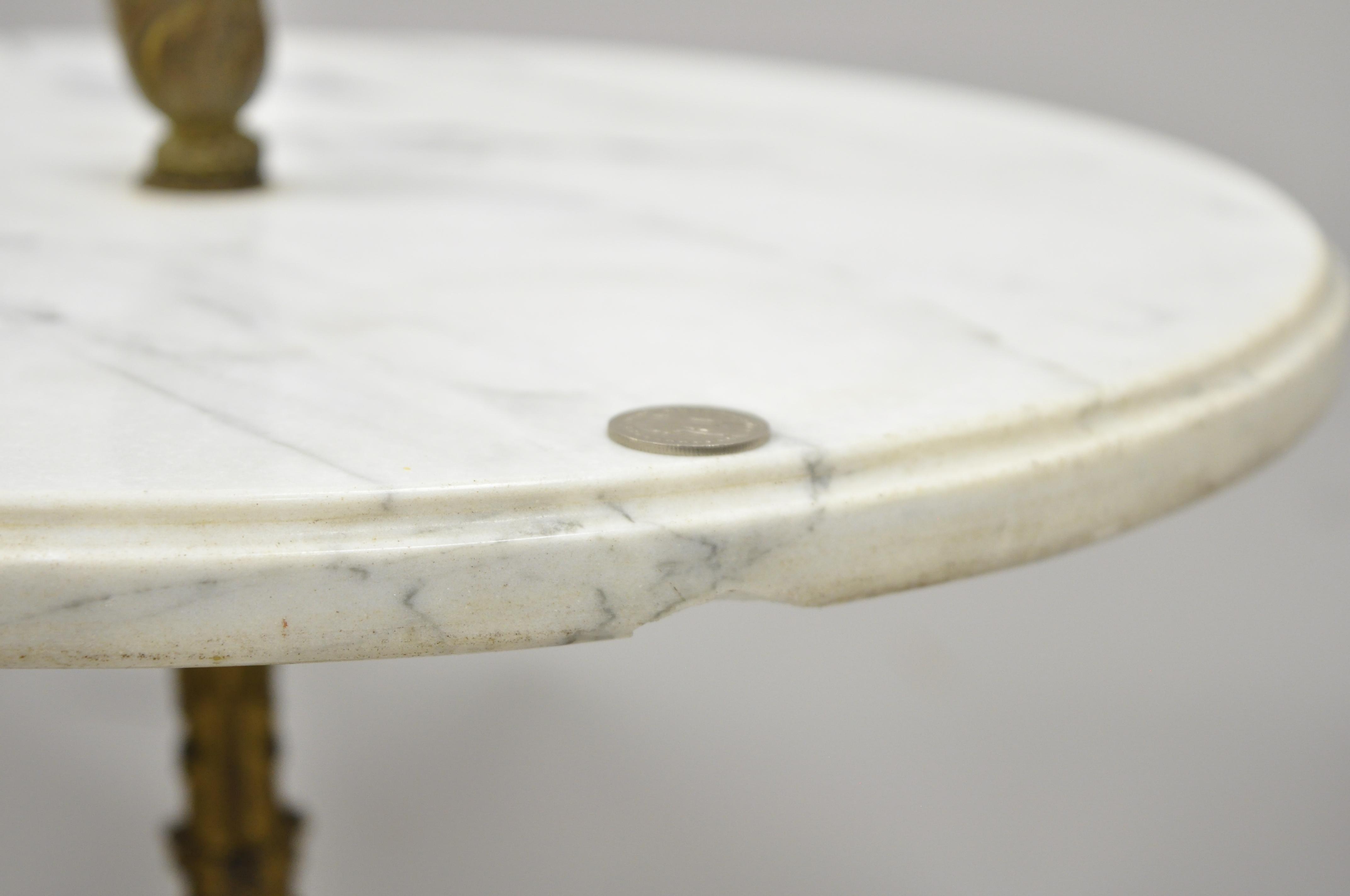 Paire d'anciennes petites tables d'appoint en bronze et marbre de la Renaissance italienne en vente 5