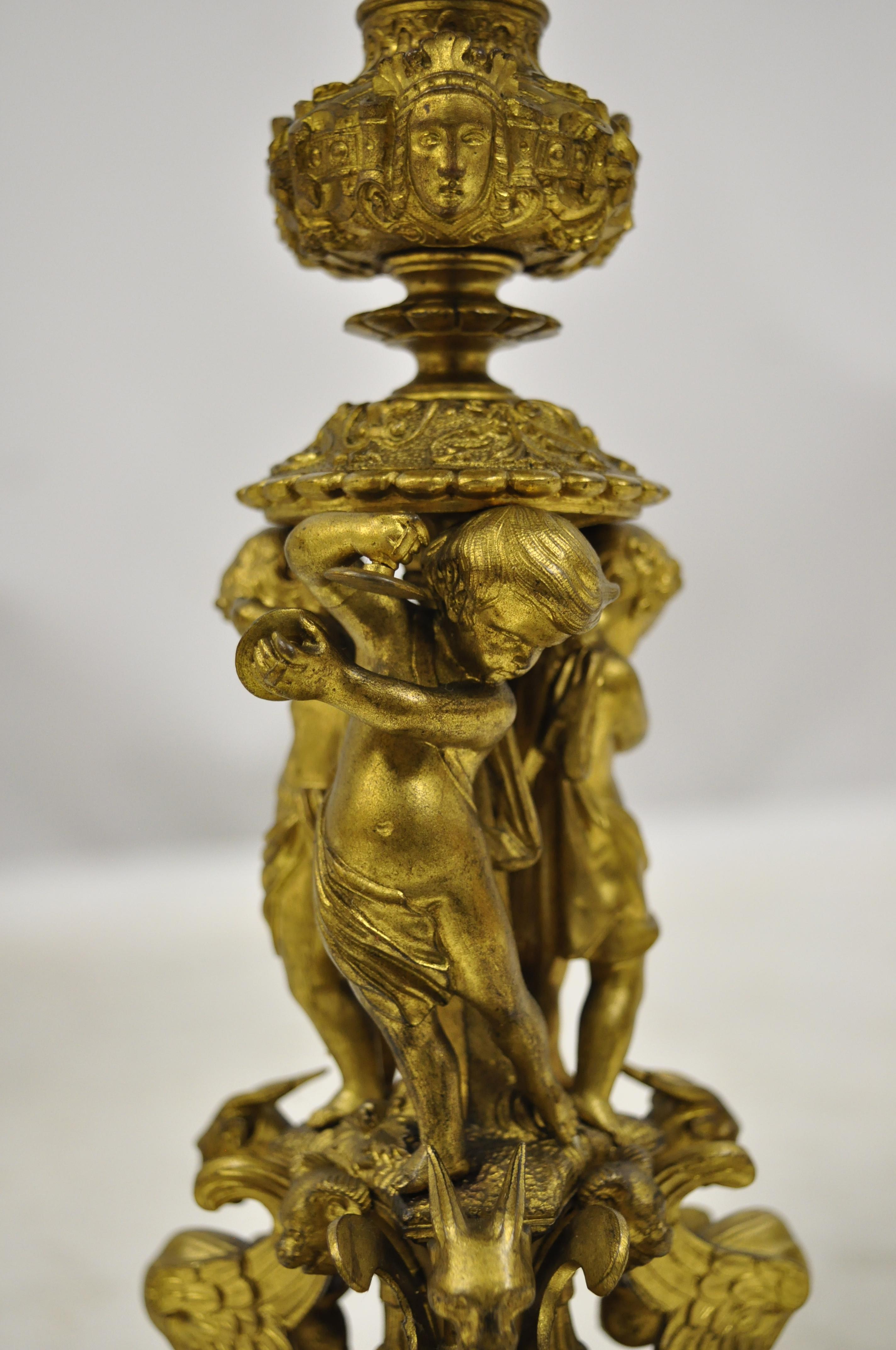 Bronze Paire d'anciennes petites tables d'appoint en bronze et marbre de la Renaissance italienne en vente