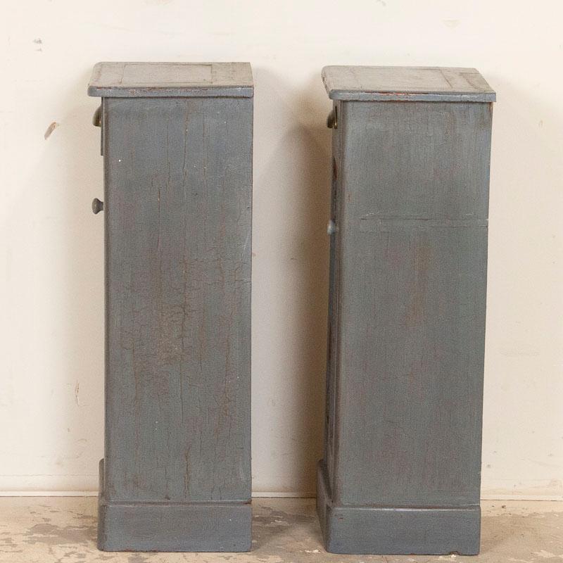 Pair of Antique Small Narrow Original Gray Painted Nightstands In Good Condition In Round Top, TX