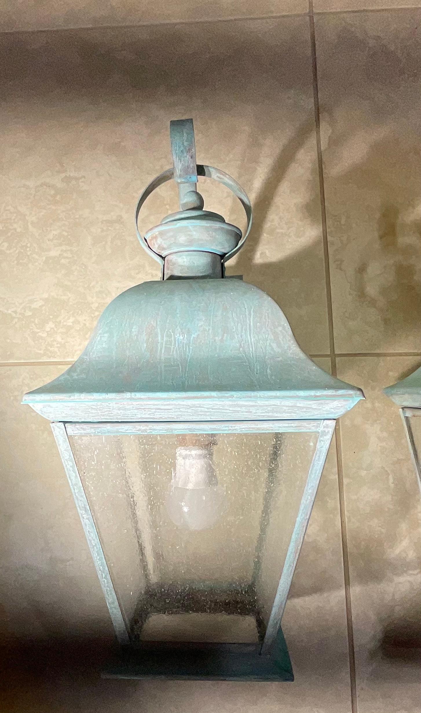 Pareja de faroles antiguos de latón macizo - Elegancia atemporal para tu hogar Hecho a mano en venta