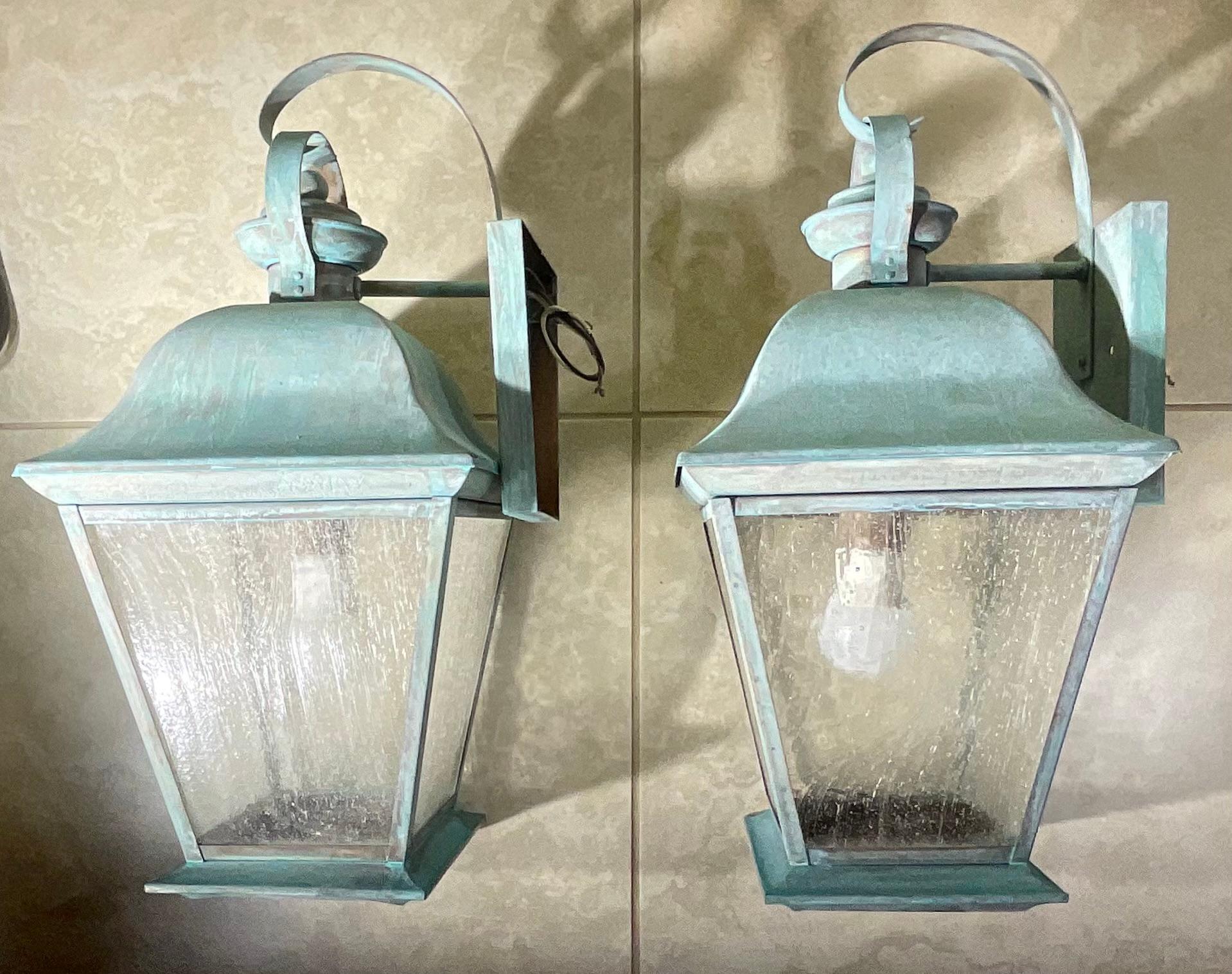 Pareja de faroles antiguos de latón macizo - Elegancia atemporal para tu hogar Latón en venta