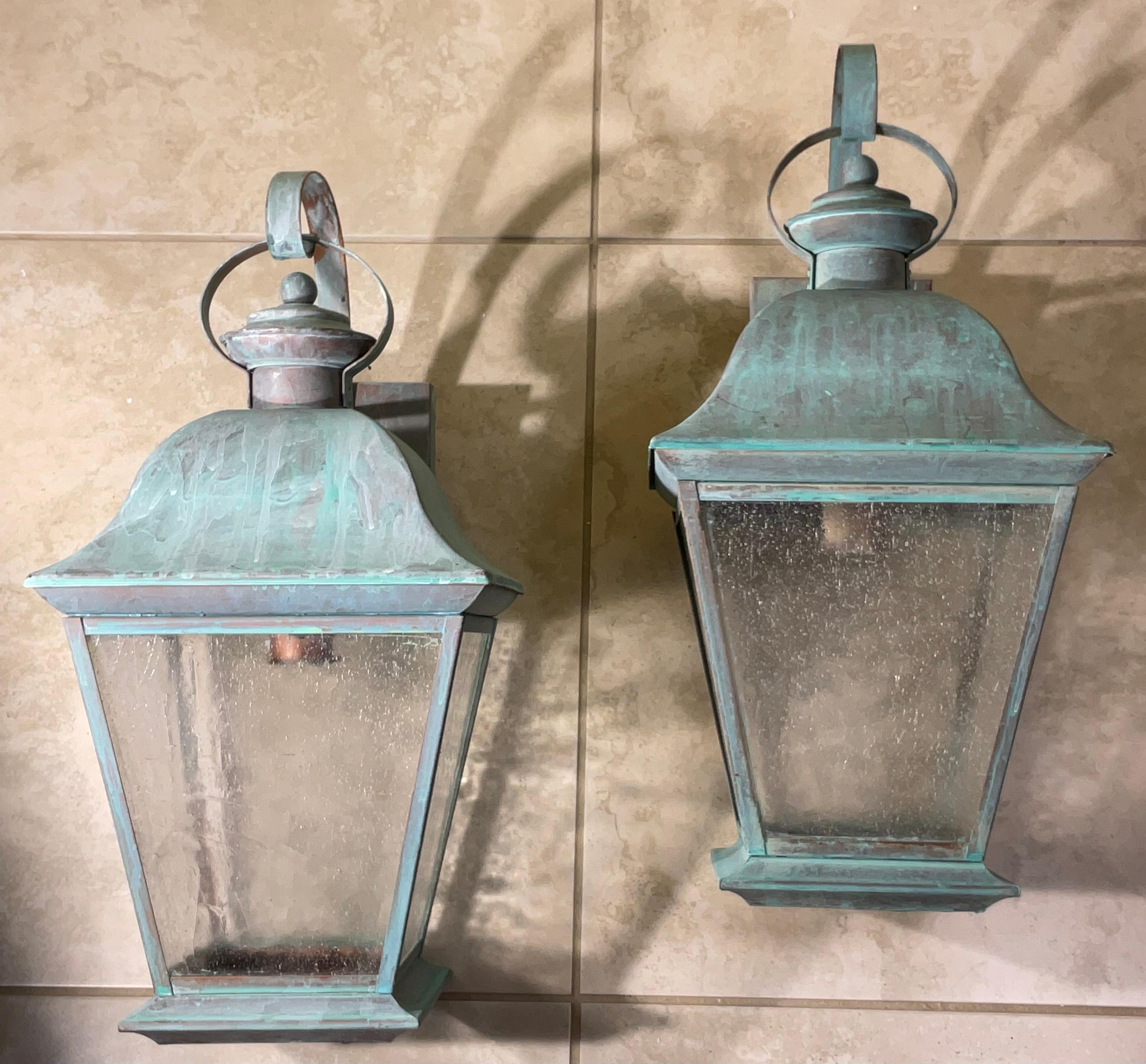 Coppia di lanterne antiche in ottone massiccio - Eleganza senza tempo per la tua casa in vendita 2