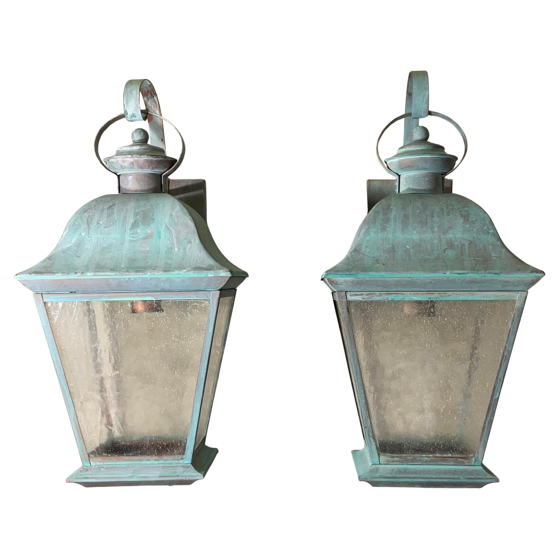 Coppia di lanterne antiche in ottone massiccio - Eleganza senza tempo per la tua casa in vendita