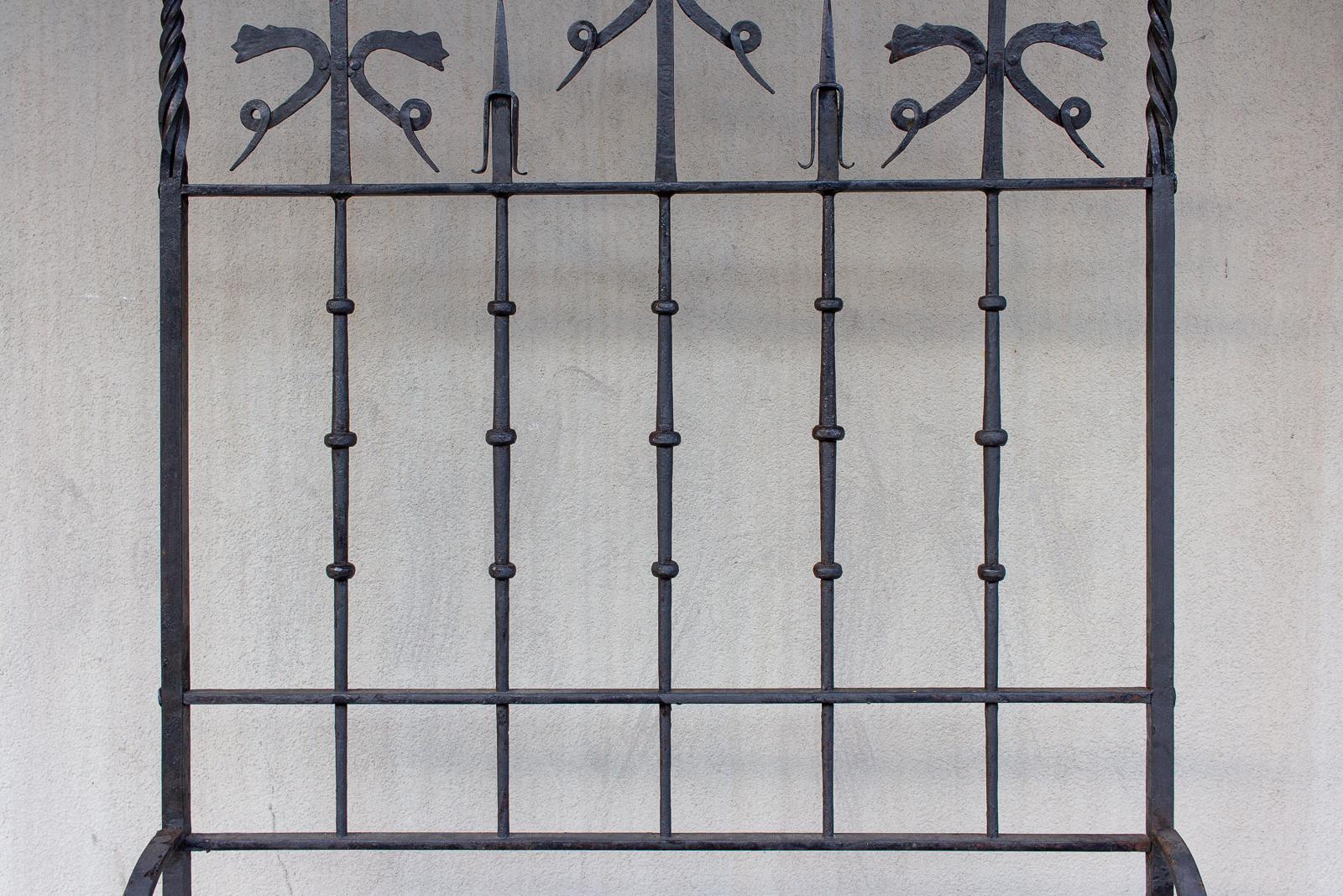 Pair of Antique Spanish Wrought Iron Screens or Grills Found in Italy In Good Condition In Houston, TX