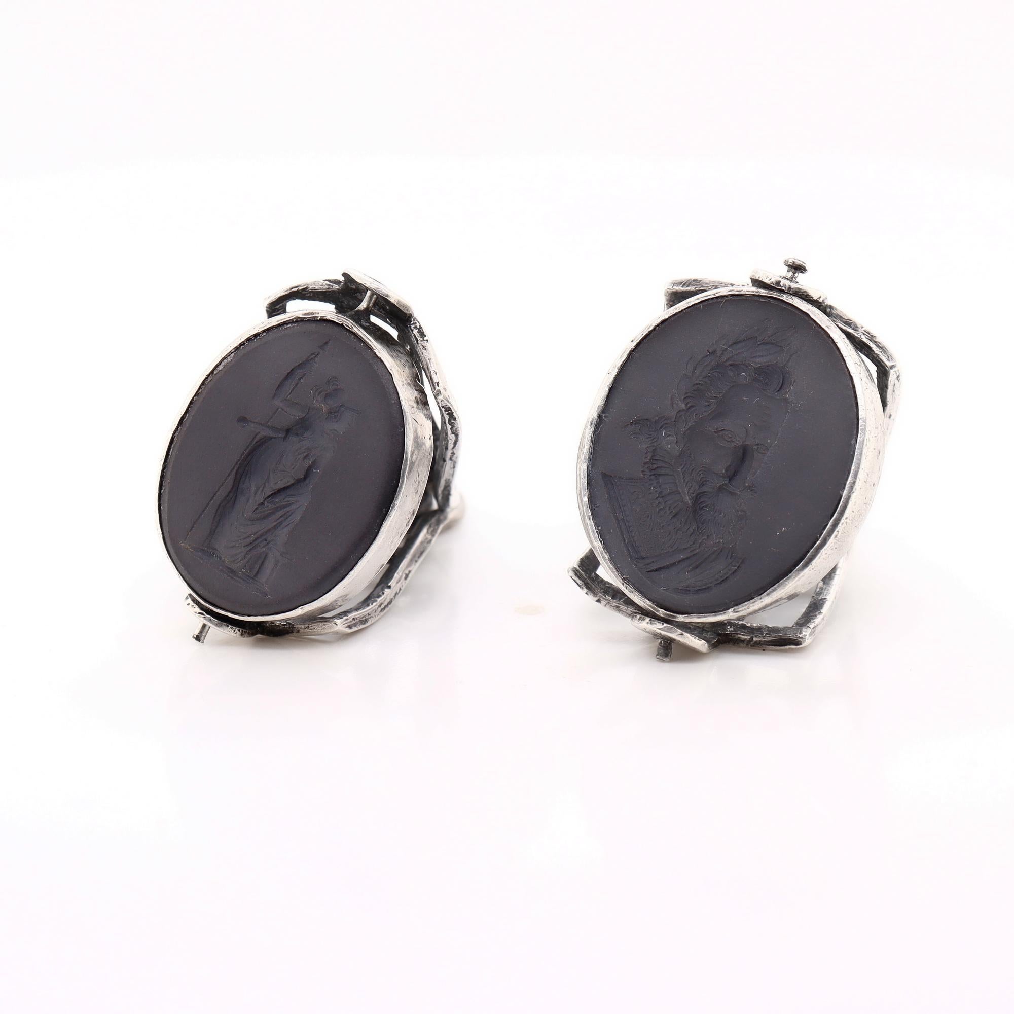 Paire de boutons de montre anciens avec sceaux en intaille en basalte de Wedgwood & Bentley en vente 6