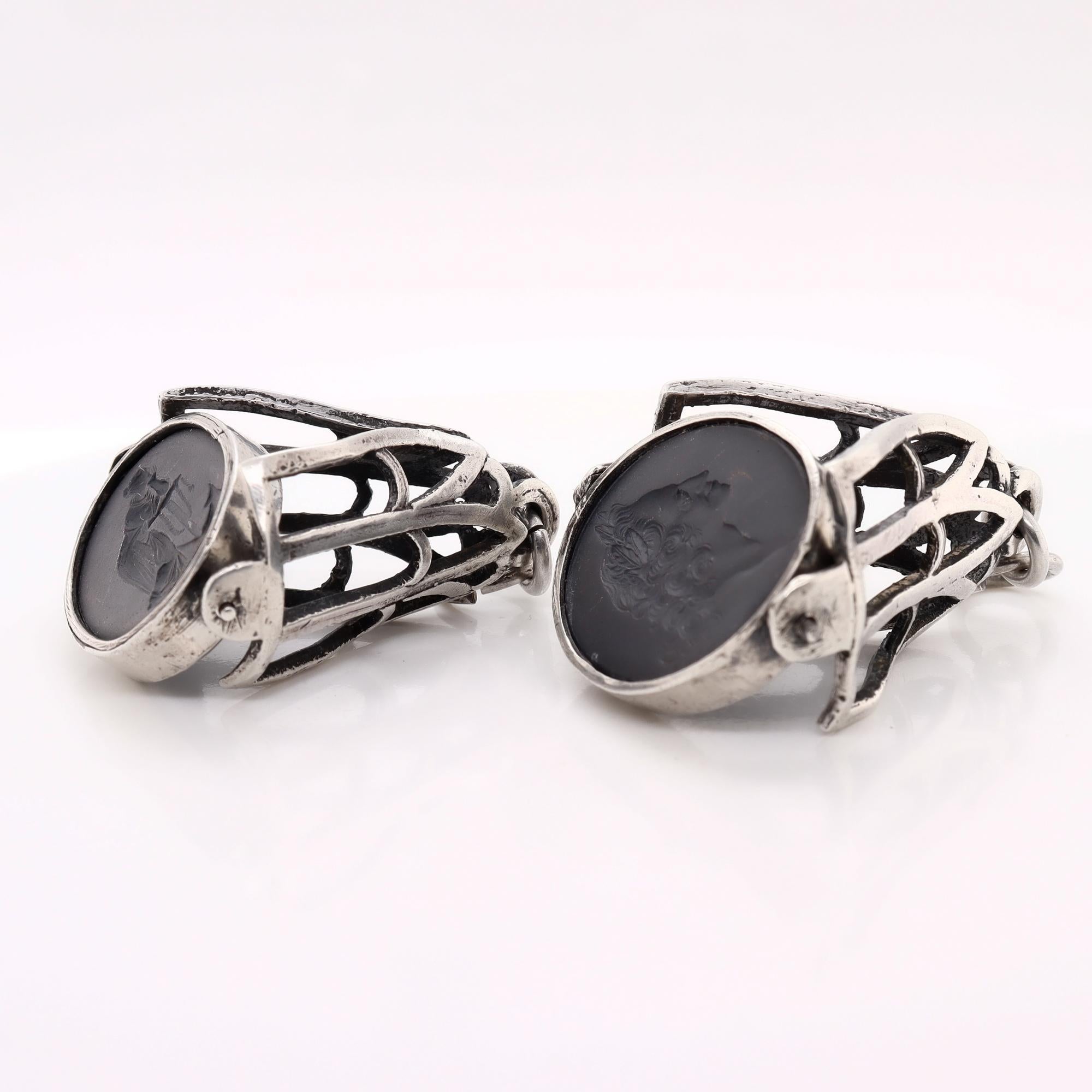 Paire de boutons de montre anciens avec sceaux en intaille en basalte de Wedgwood & Bentley en vente 10