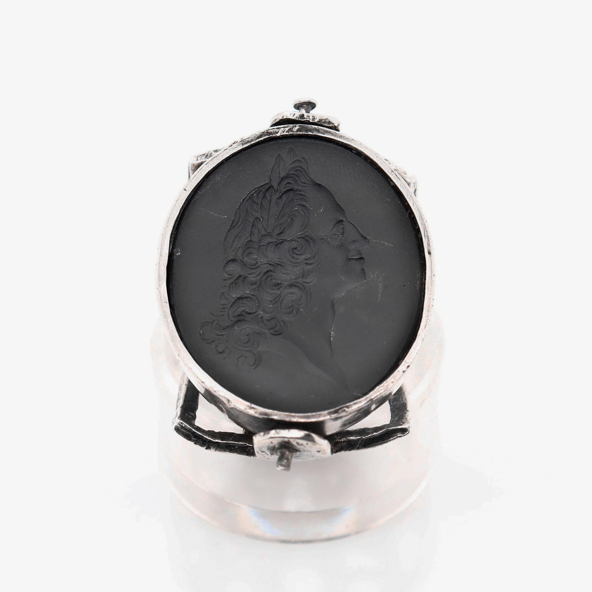 Paire de boutons de montre anciens avec sceaux en intaille en basalte de Wedgwood & Bentley en vente 2