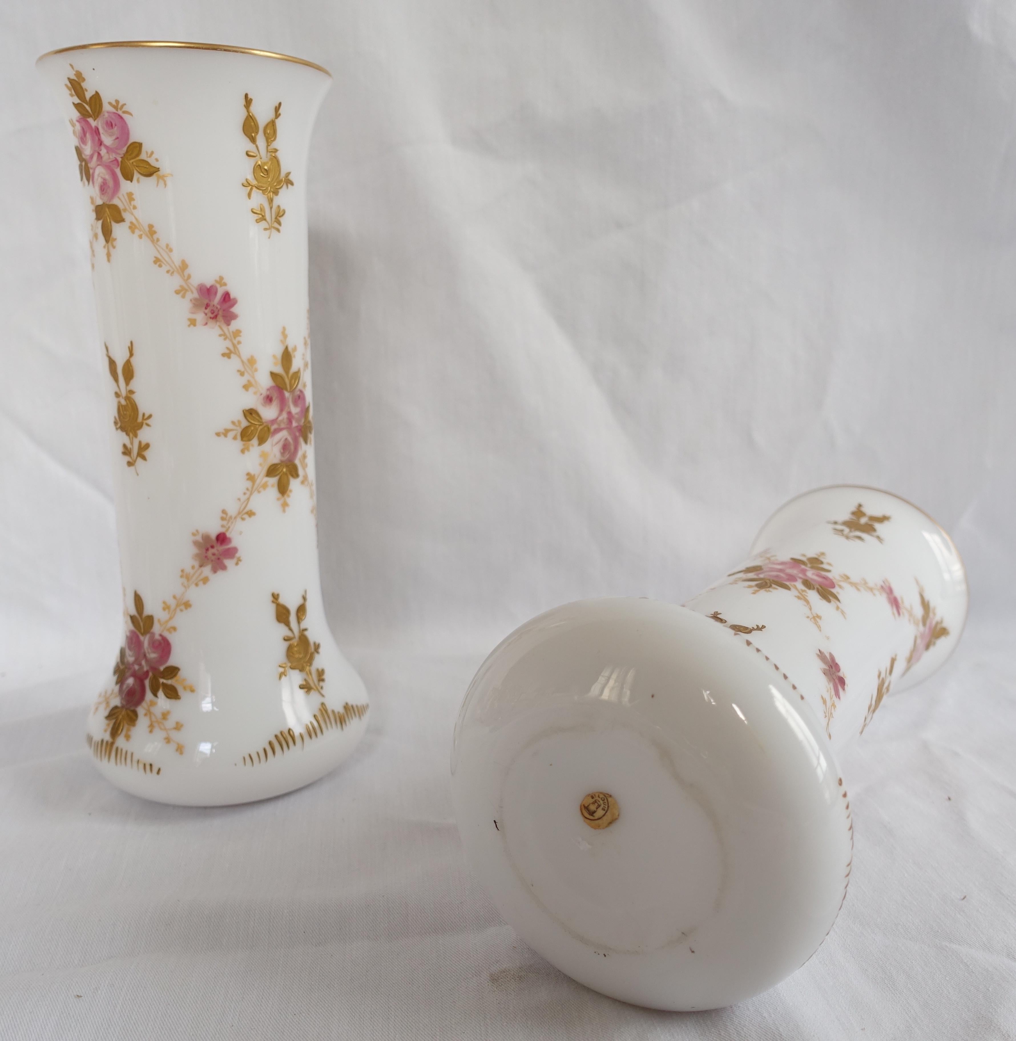 Gilt Pair of antique St. Louis opaline crystal vases, Art Nouveau period circa 1900 For Sale