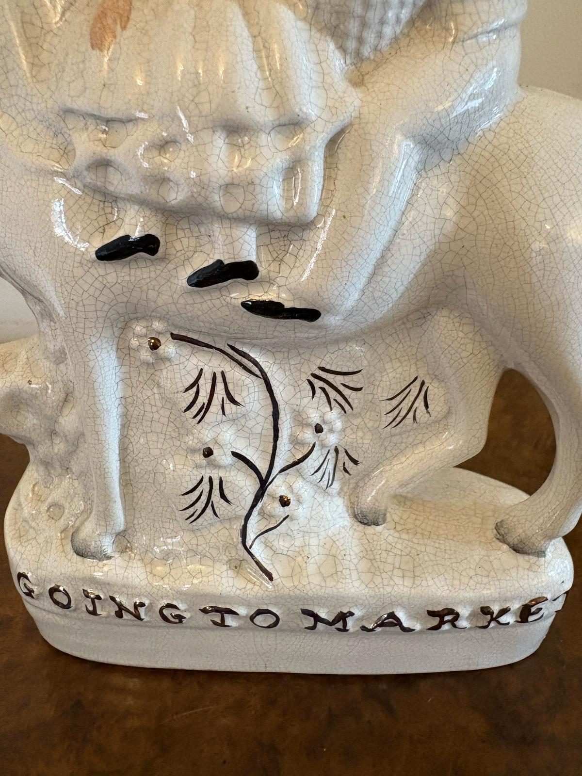 Coppia di antiche figure a schiena piatta dello Staffordshire a cavallo in vendita 5