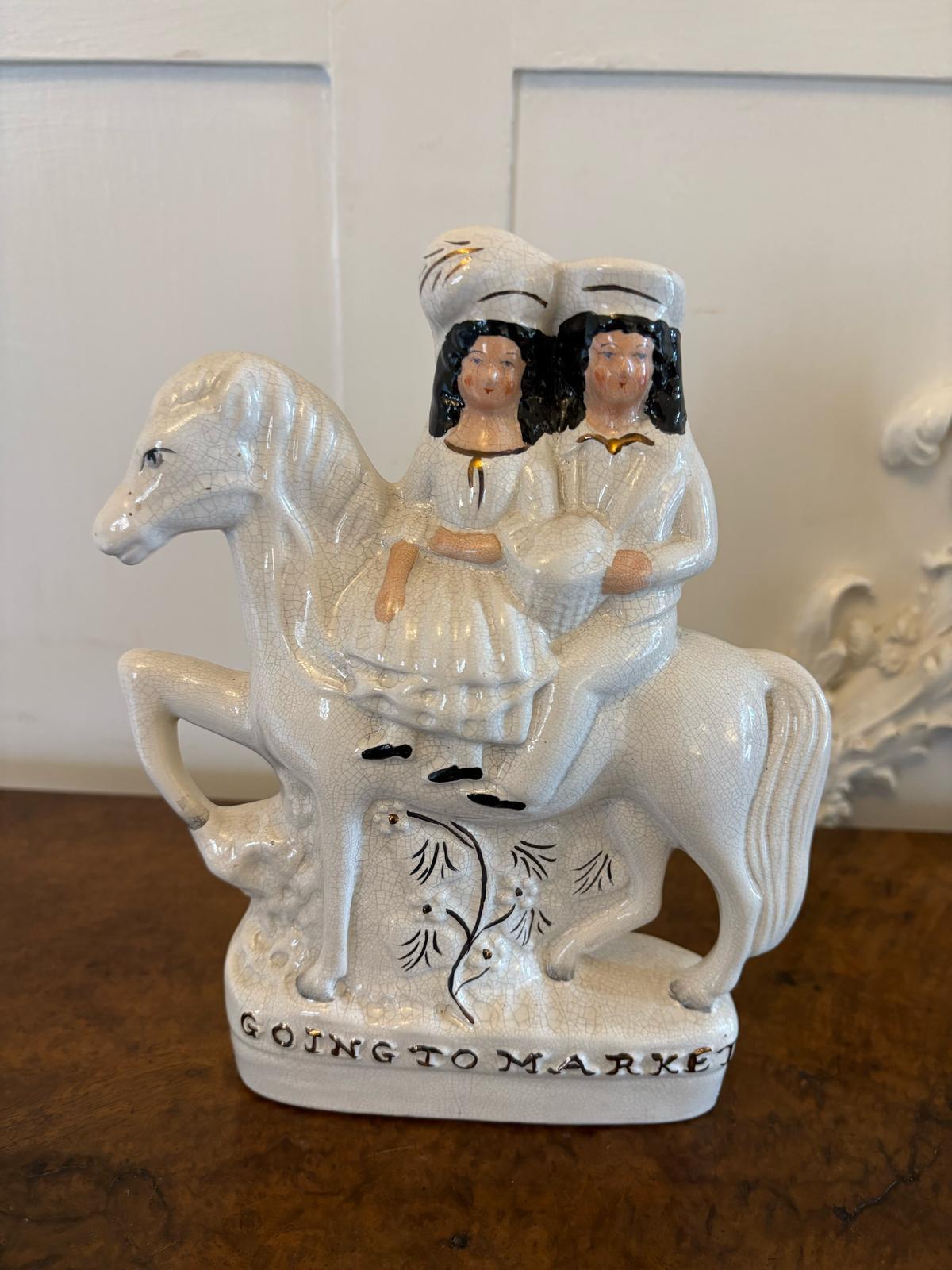 Coppia di antiche figure a schiena piatta dello Staffordshire a cavallo in vendita 6