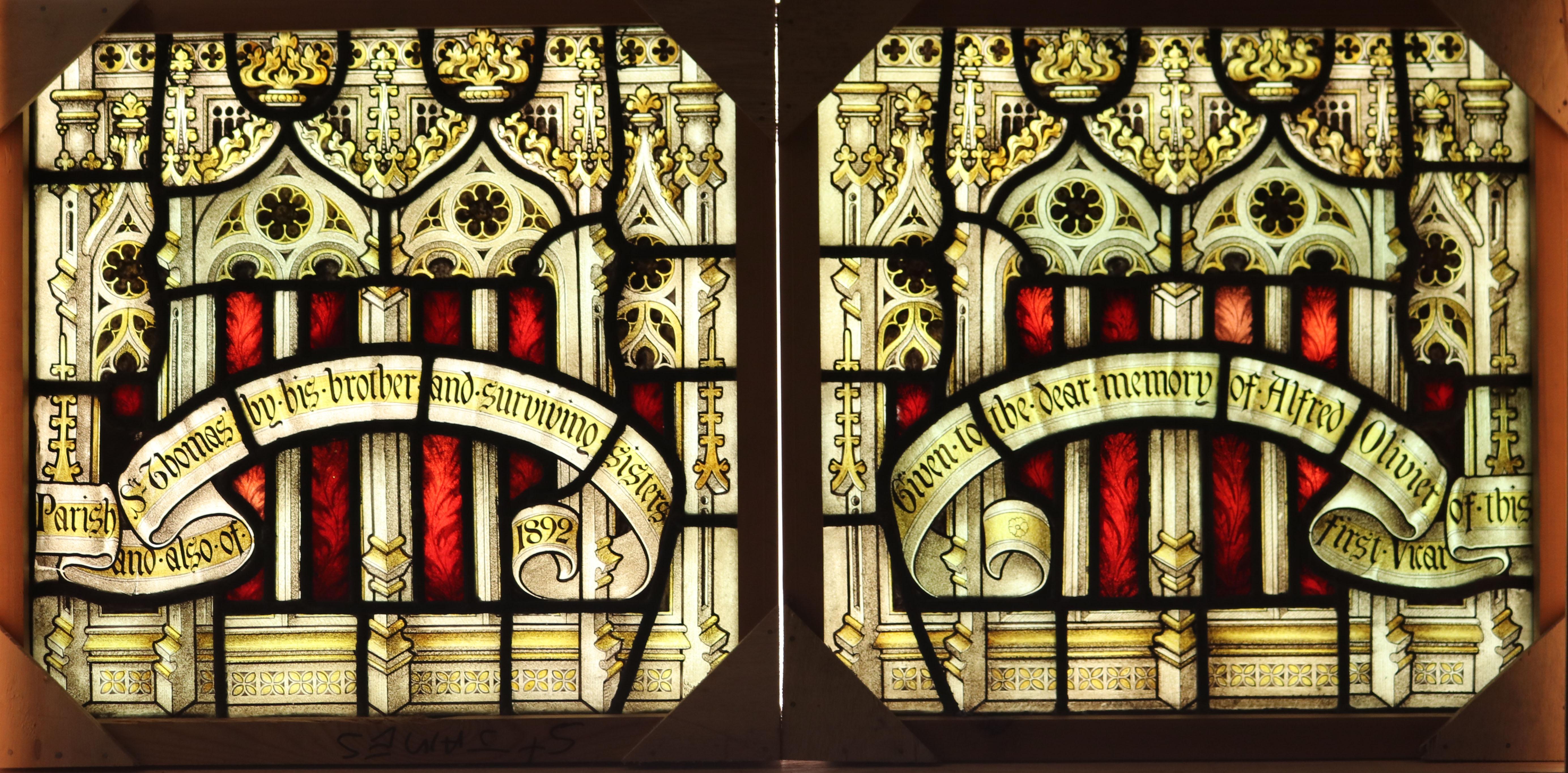 Paar antike Glasmalerei-Fensterplatten aus Buntglas (19. Jahrhundert) im Angebot