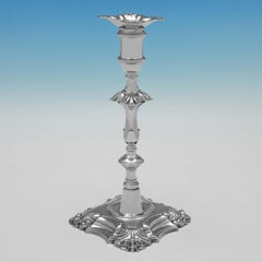 Paar antike Kerzenständer aus Sterlingsilber, 4 Muscheldesign, London, 1768