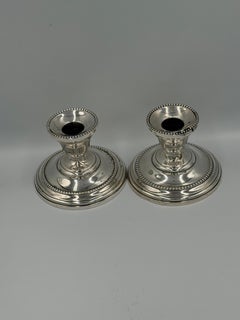 Paar antike Sterling Silber Kerzenleuchter mit Perlenrand Detail