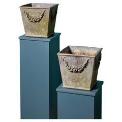 Coppia di fioriere da giardino in piombo affusolato in stile antico