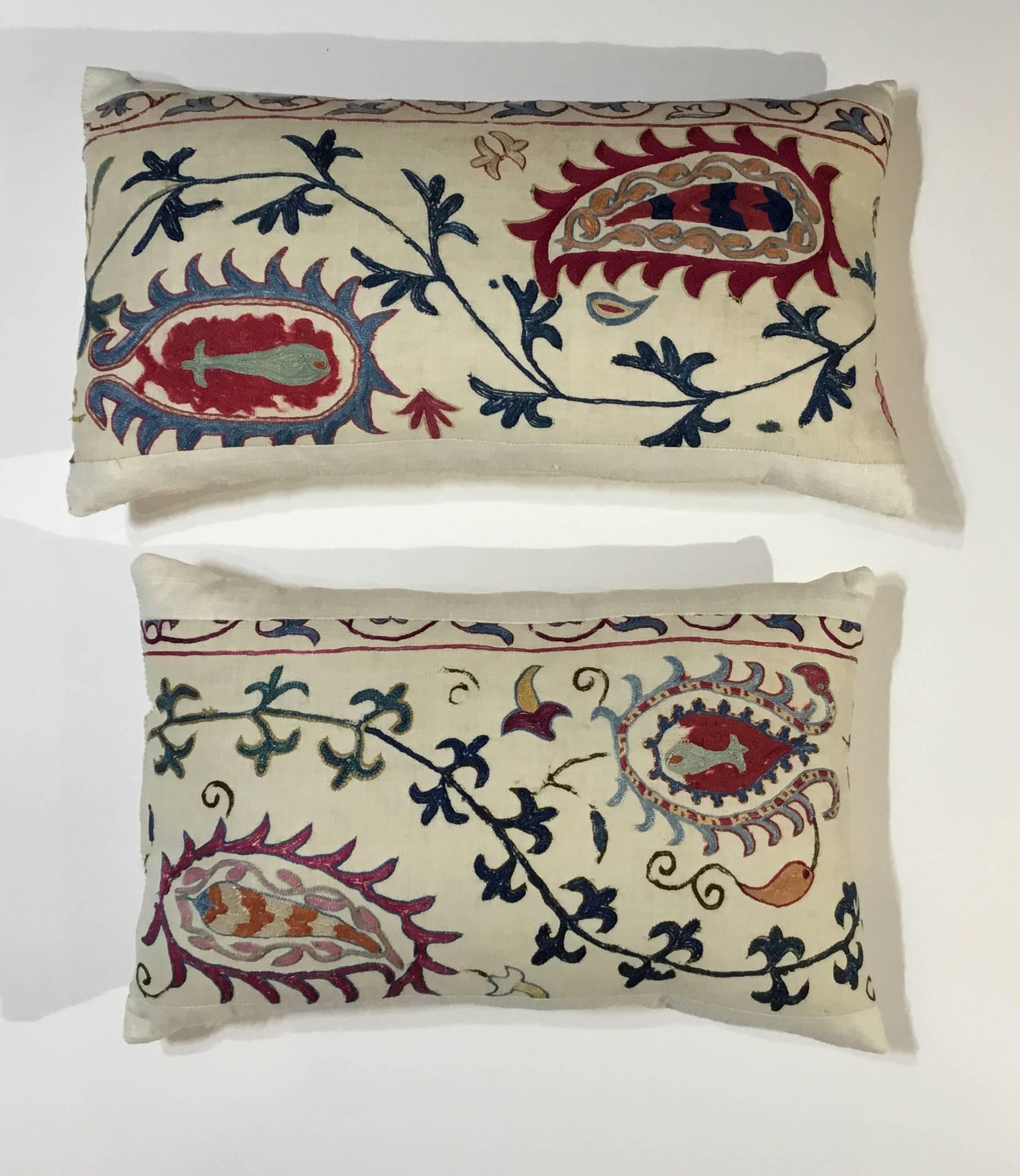Pair of Antique Suzani Pillow In Good Condition In Delray Beach, FL