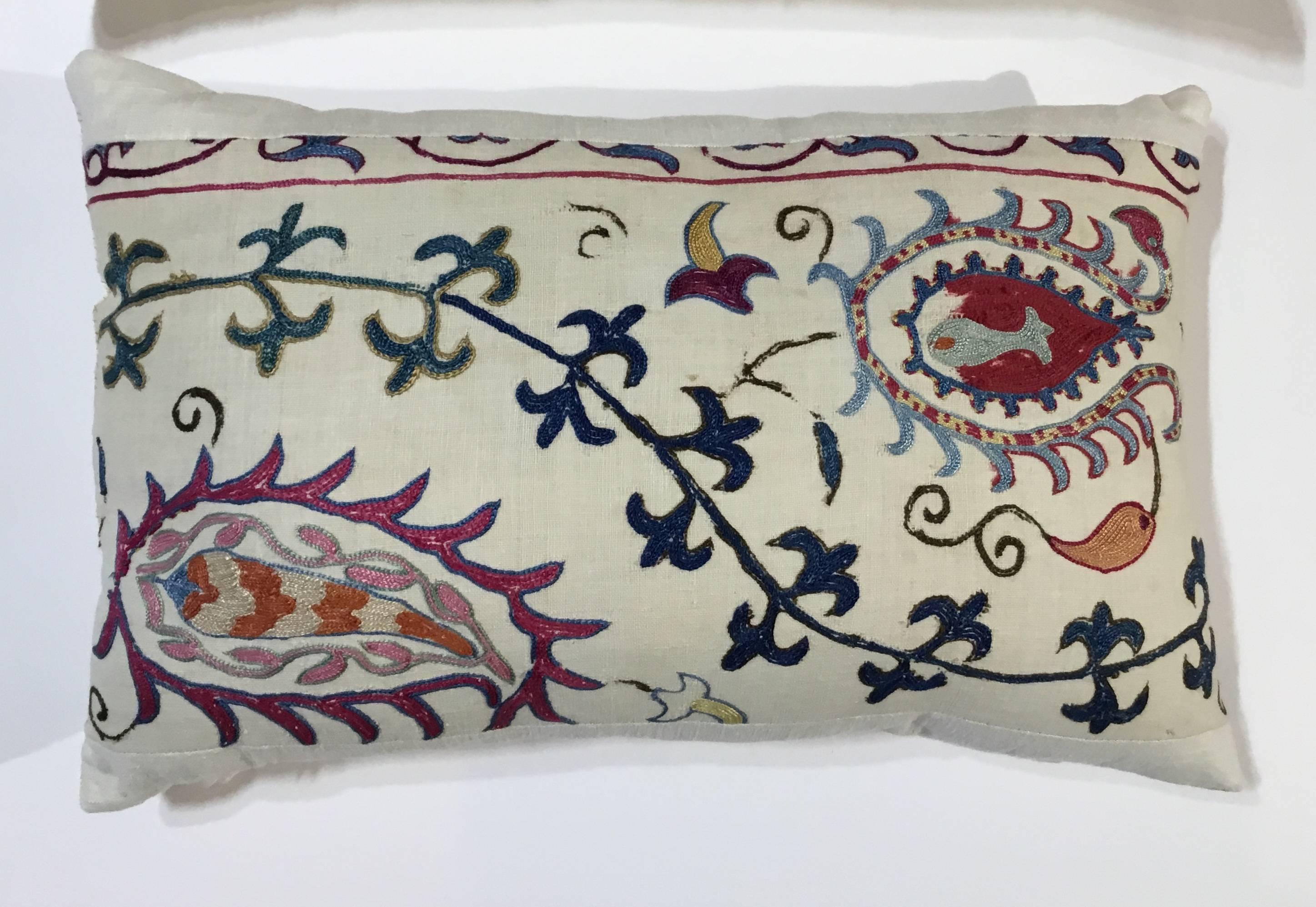 Early 20th Century Pair of Antique Suzani Pillow