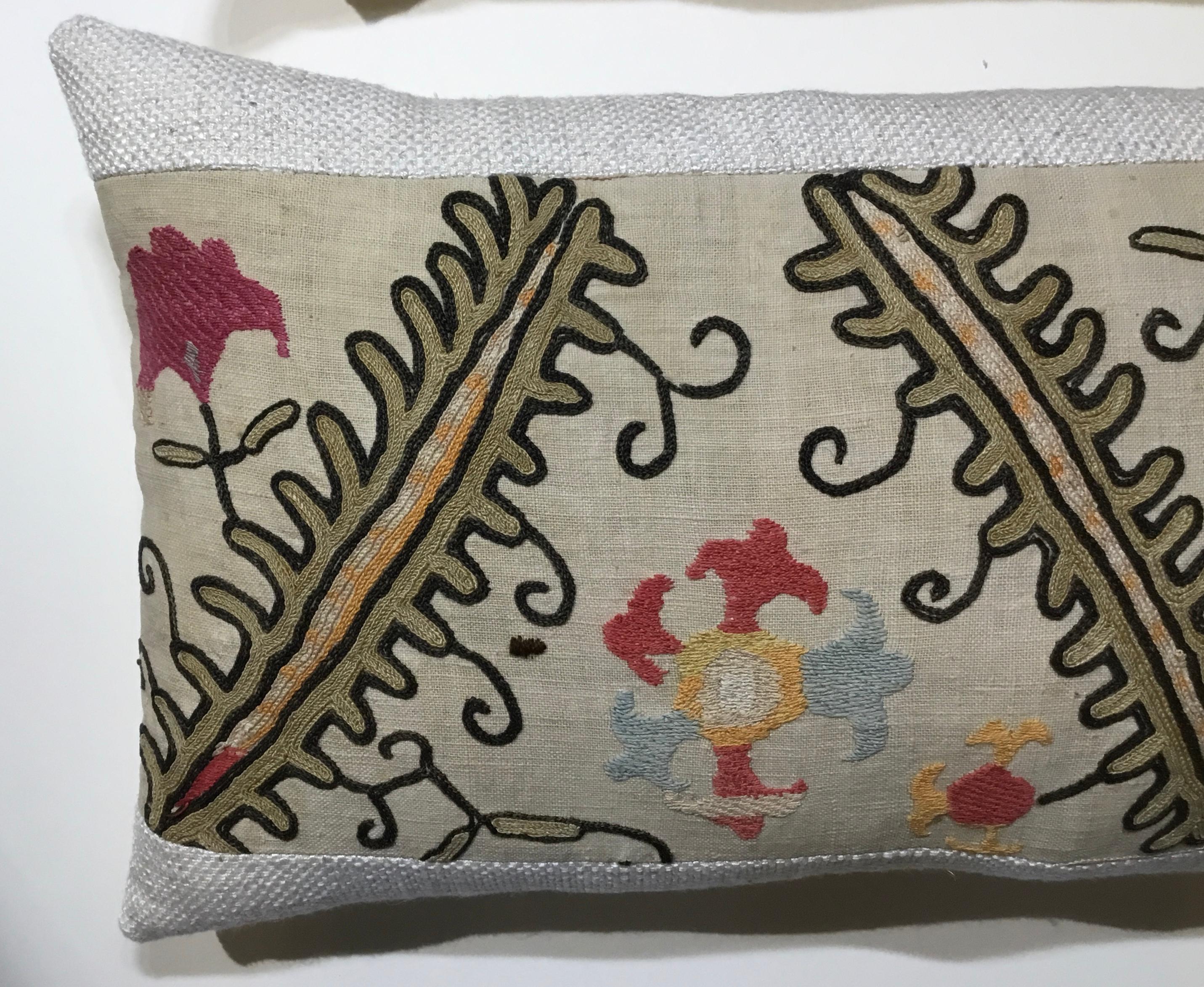 Pair of Antique Suzani Pillows (Baumwolle)