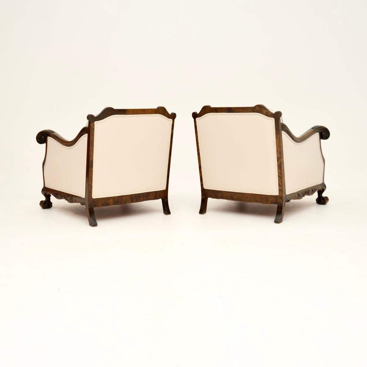 Suédois Paire de fauteuils suédois anciens en bouleau satiné en vente