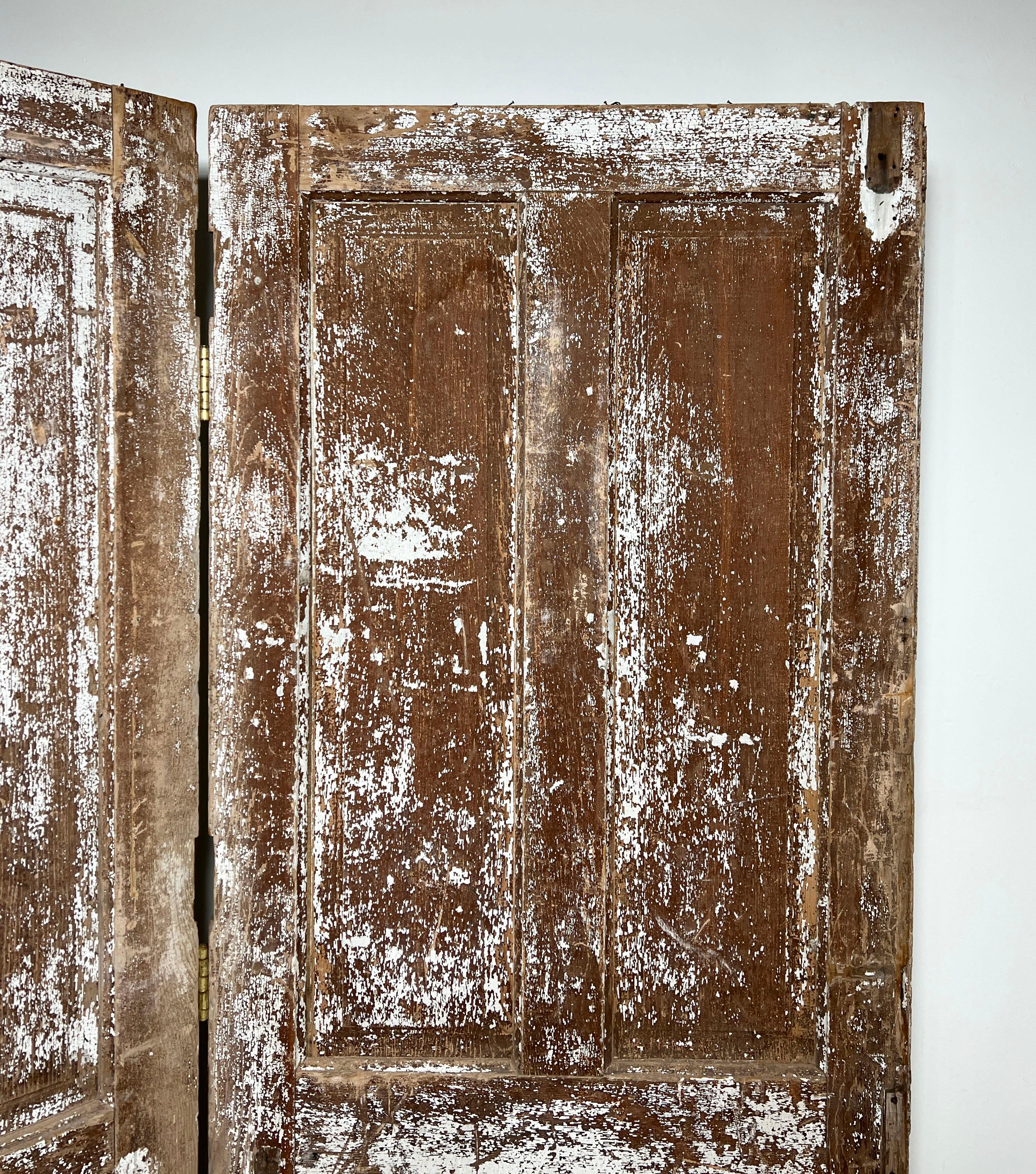 Industriel Paire de portes suédoises anciennes datant du 18ème siècle en vente