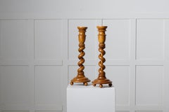 Pareja de Candeleros Imperio Sueco Antiguos Hechos a Mano en Abedul Macizo