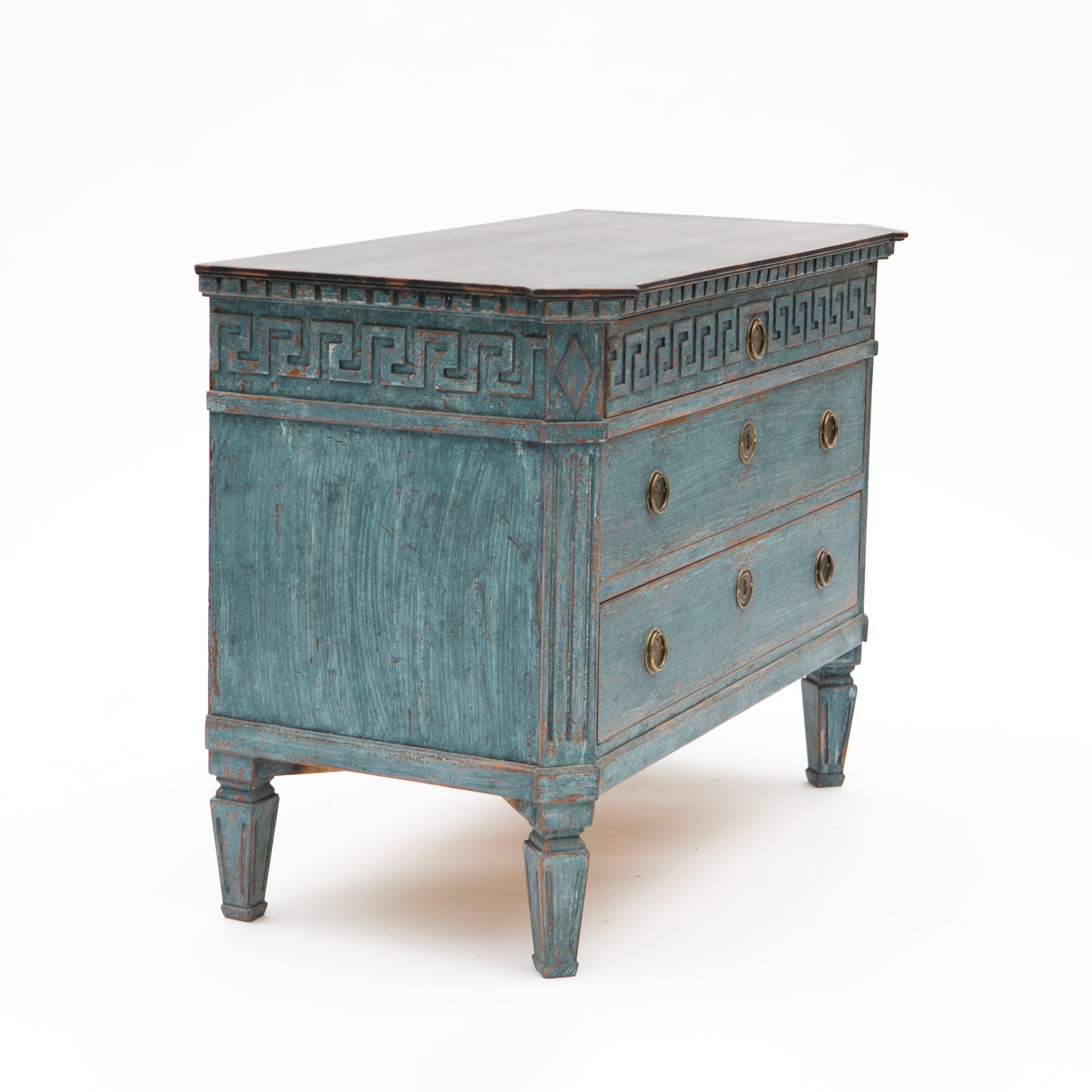 Albanian Pair of Swedish Gustavian Style Blue Painted Chest of Drawers For Sale